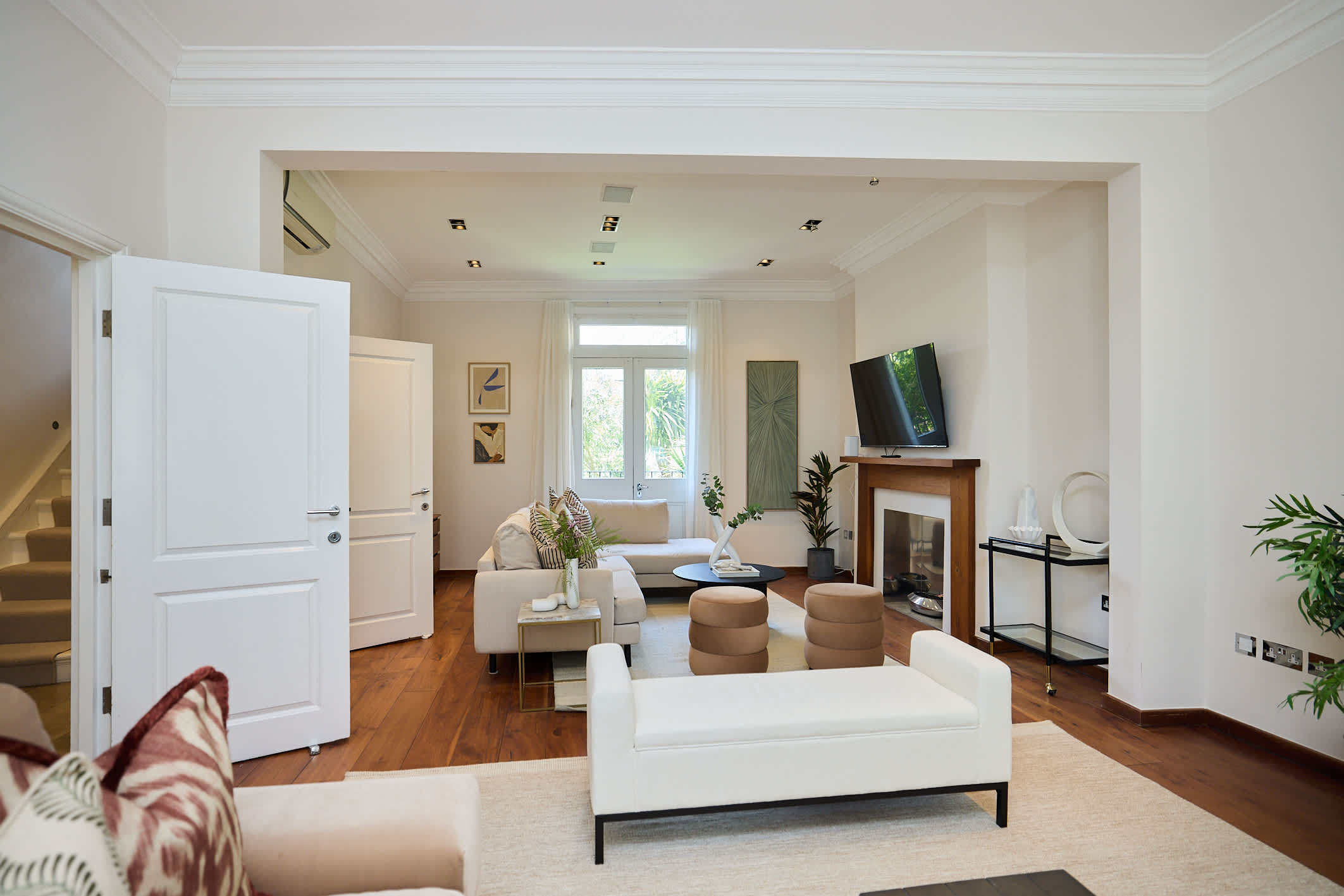 A Study in Timber & Glass by Abbey Road in Hamilton Gardens 26 NW8 9PU - Property image 5 - VivreStays