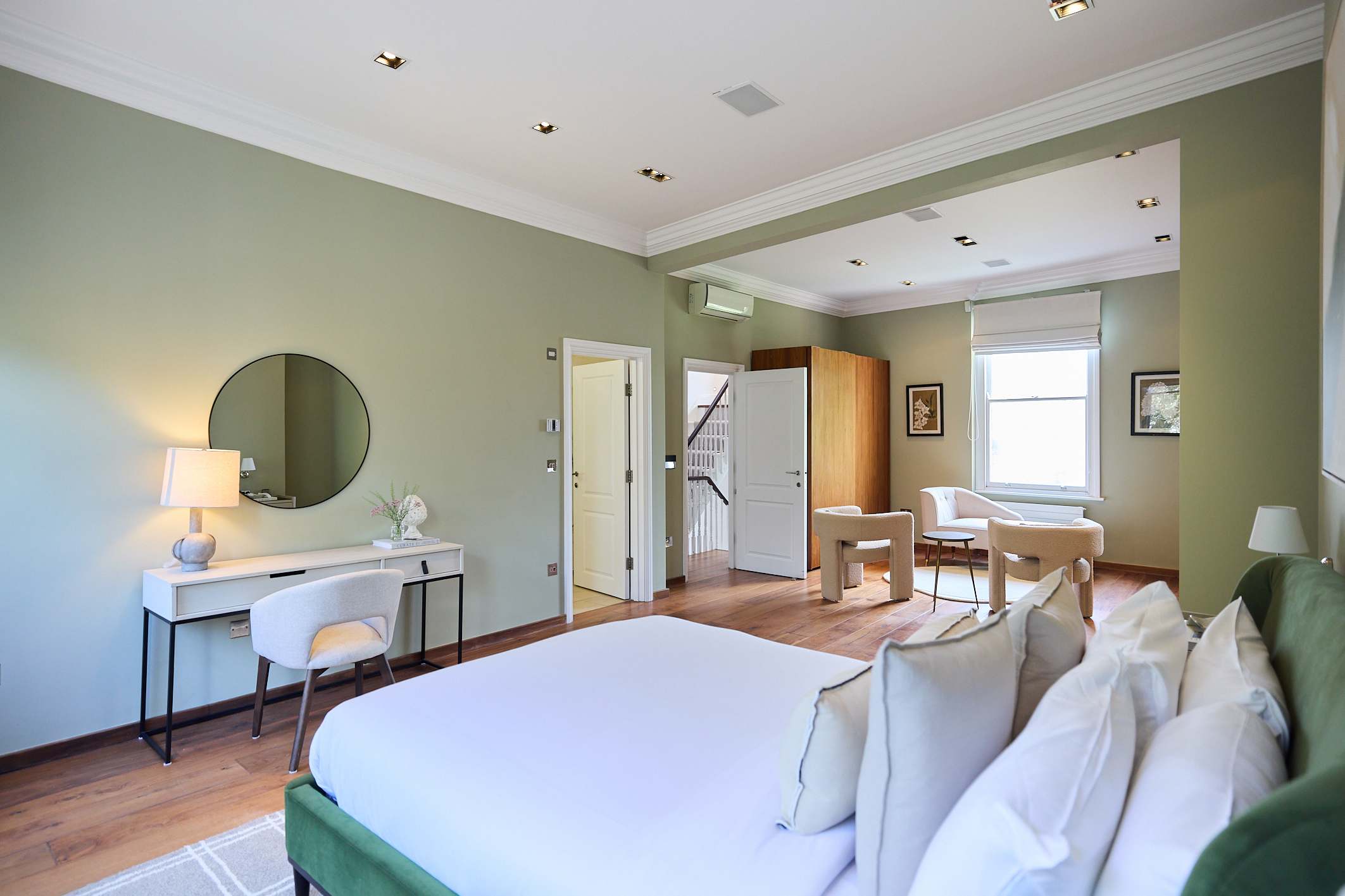 A Study in Timber & Glass by Abbey Road in Hamilton Gardens 26 NW8 9PU - Property image 19 - VivreStays