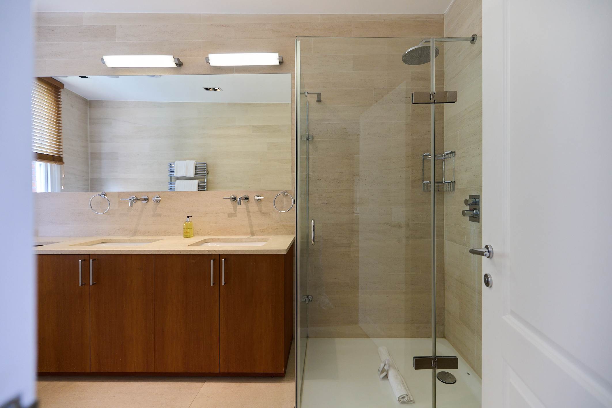 A Study in Timber & Glass by Abbey Road in Hamilton Gardens 26 NW8 9PU - Property image 25 - VivreStays