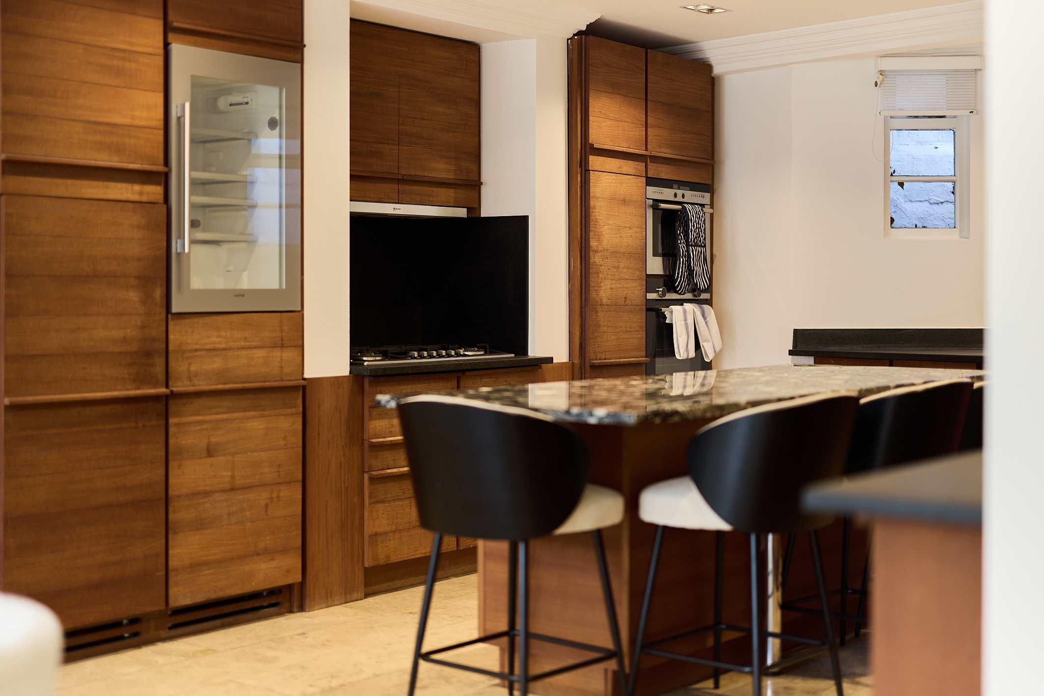 A Study in Timber & Glass by Abbey Road in Hamilton Gardens 26 NW8 9PU - Property image 11 - VivreStays