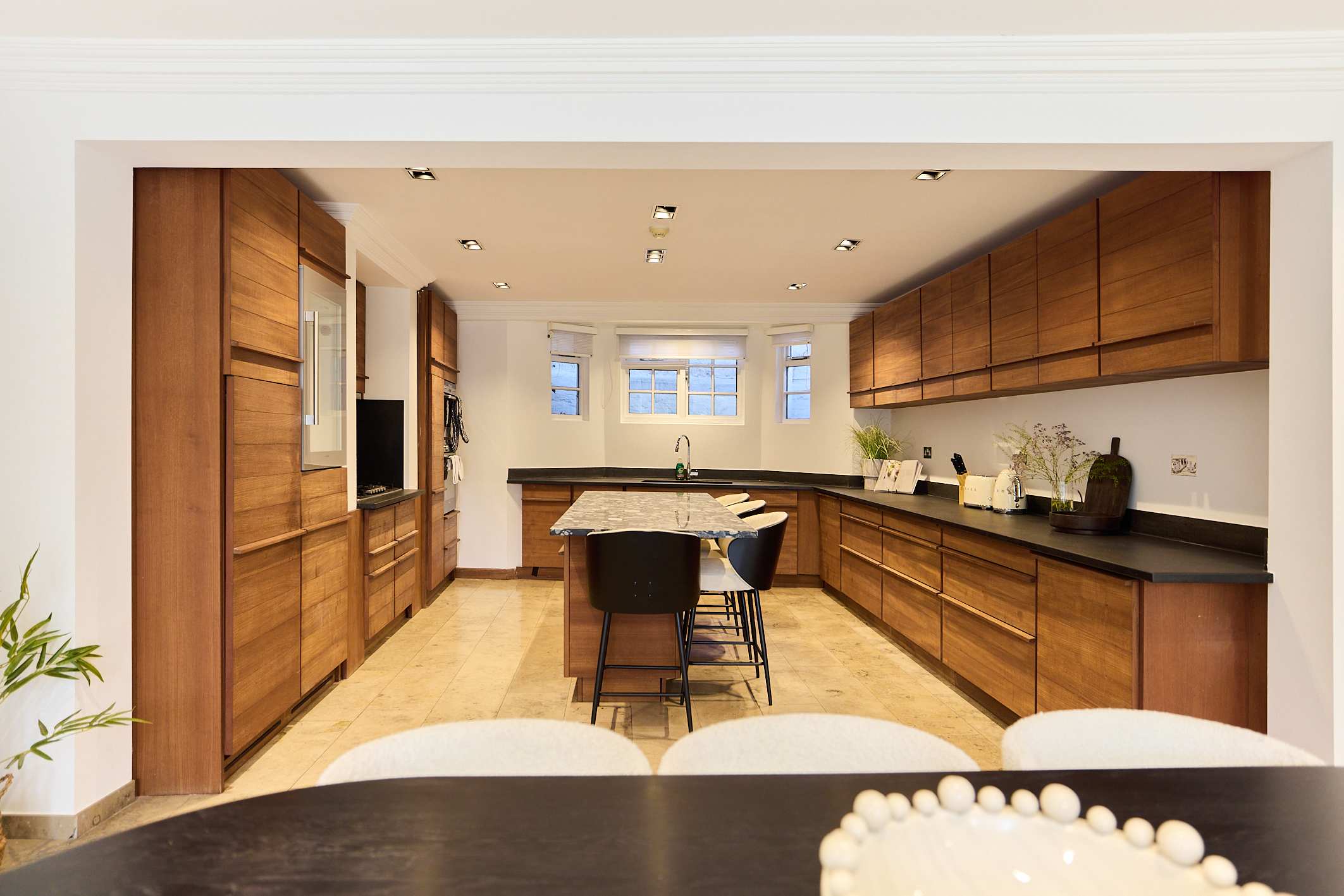 A Study in Timber & Glass by Abbey Road in Hamilton Gardens 26 NW8 9PU - Property image 13 - VivreStays