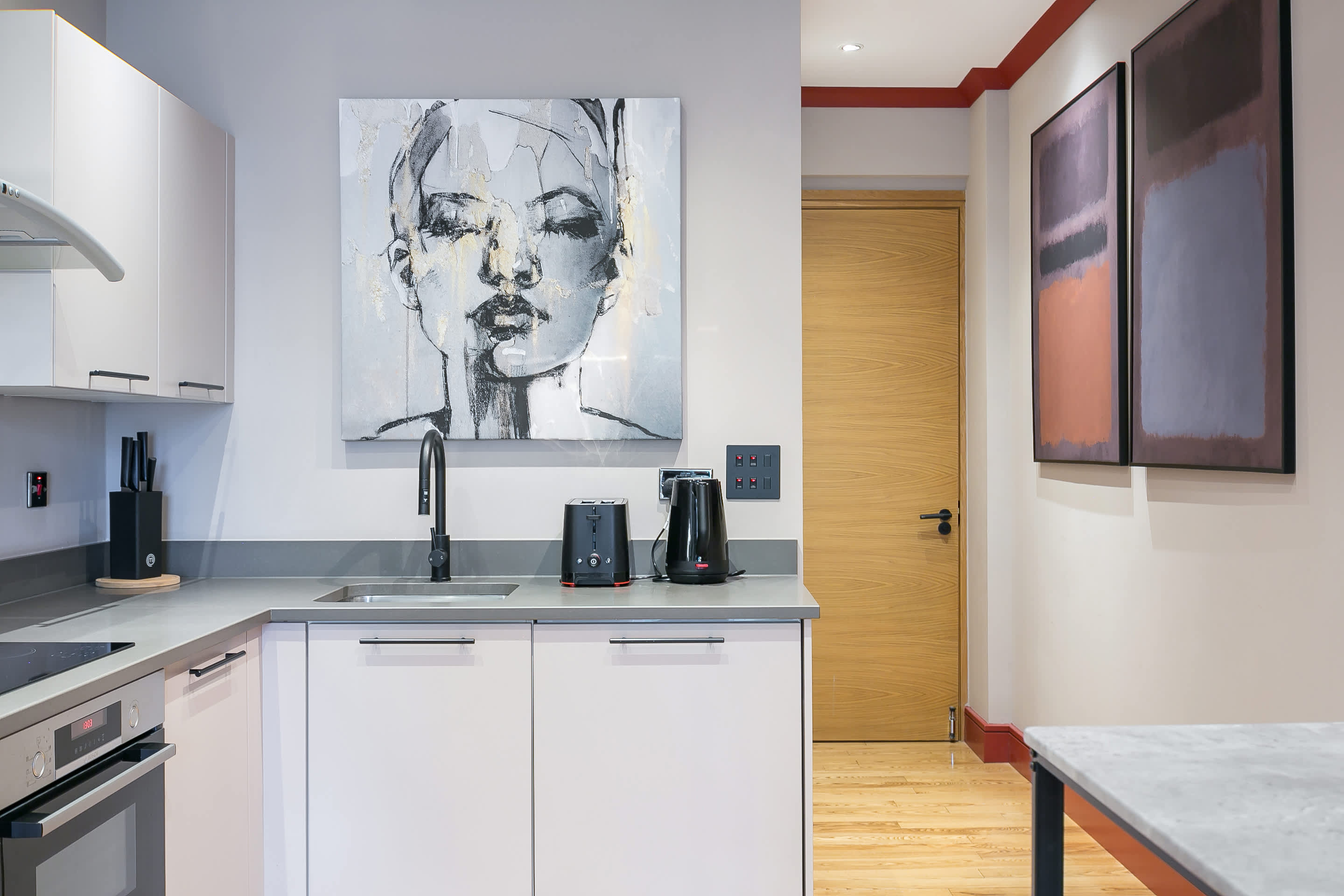 Design 1-Bed Close to Covent Garden · Sleeps 4 in Bloomsbury Square, 6 WC1A - Property image 12 - VivreStays