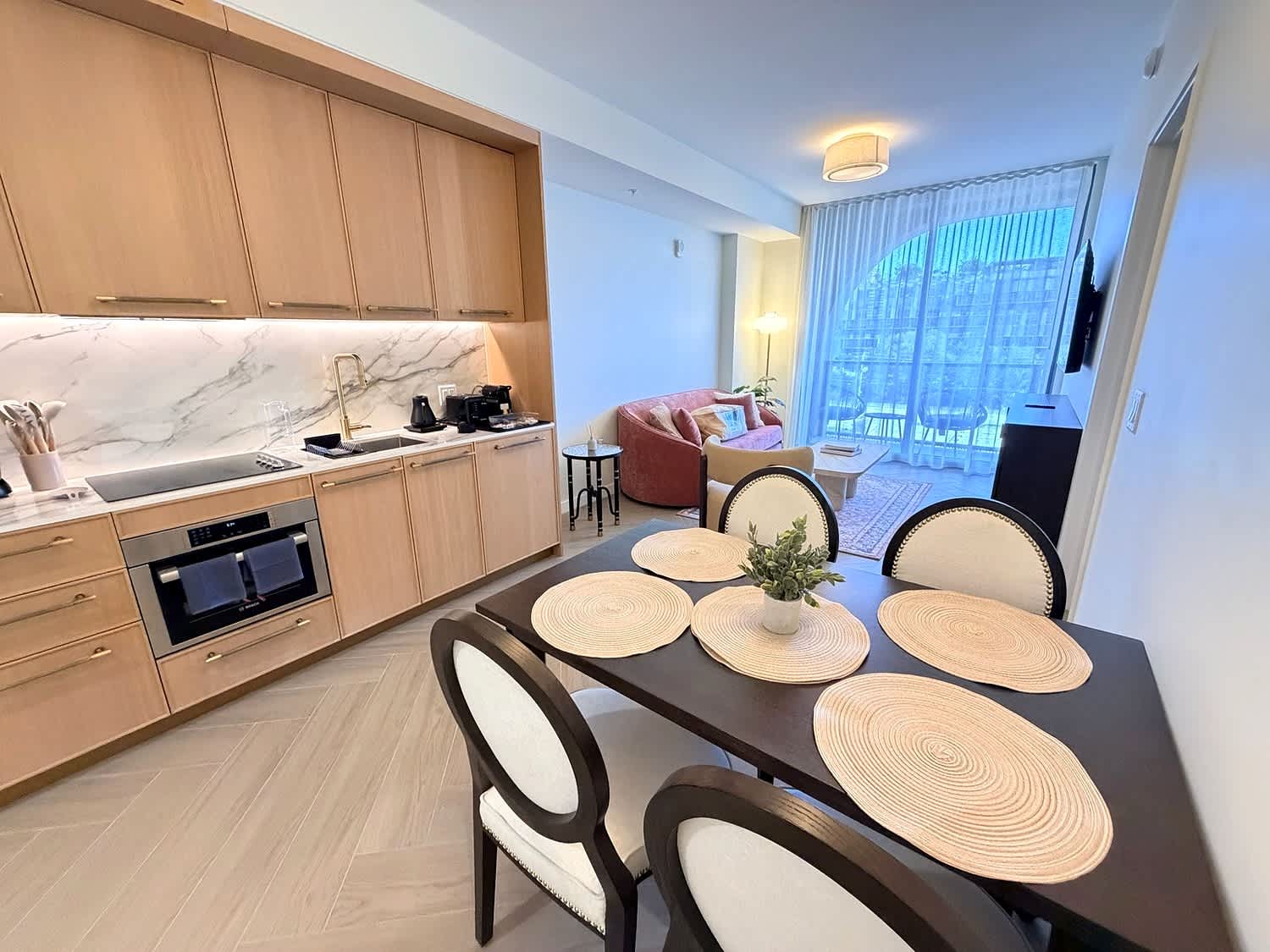 Rooftop Pool & Gym: City Views | Modern Condo