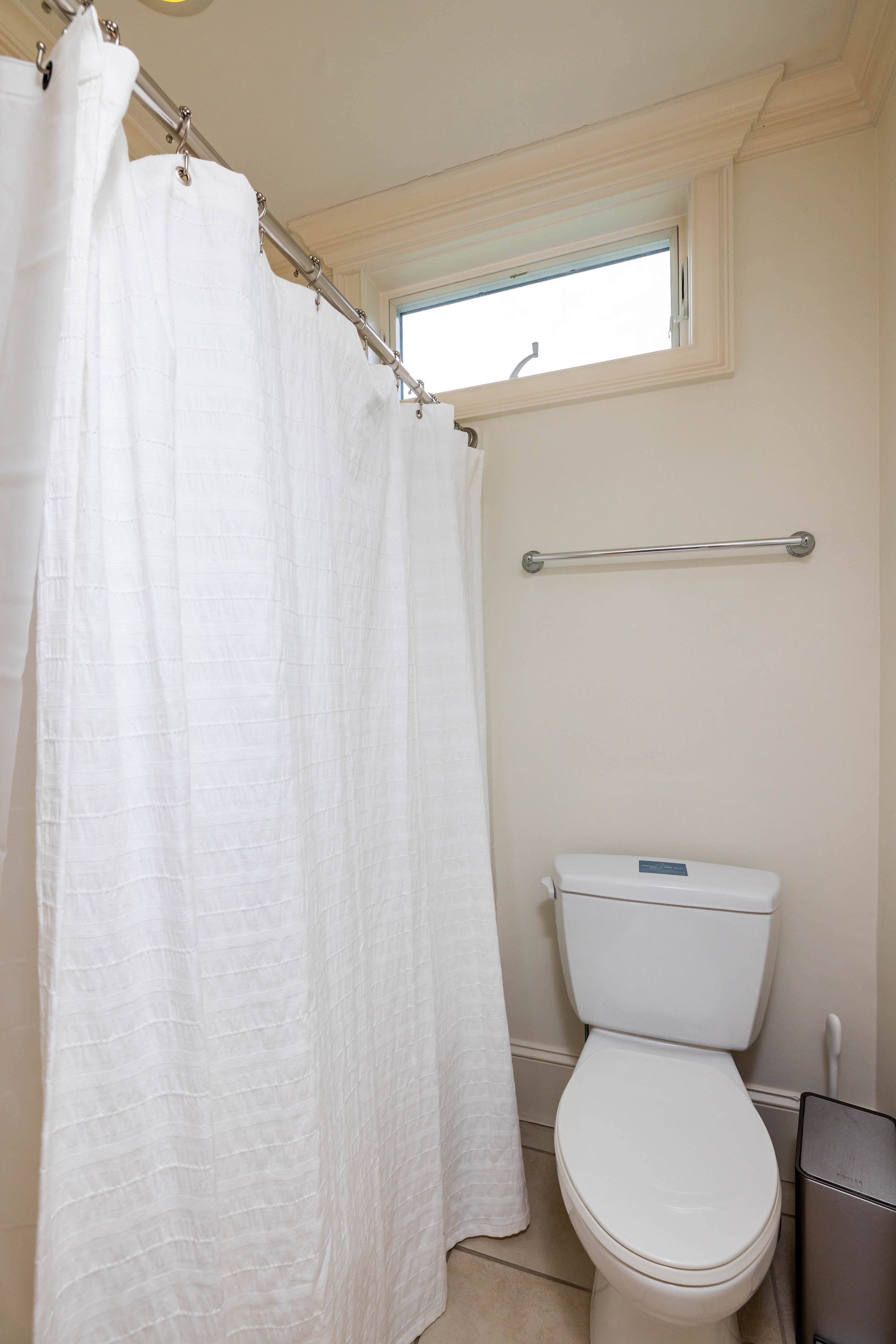 Full En Suite Bathroom