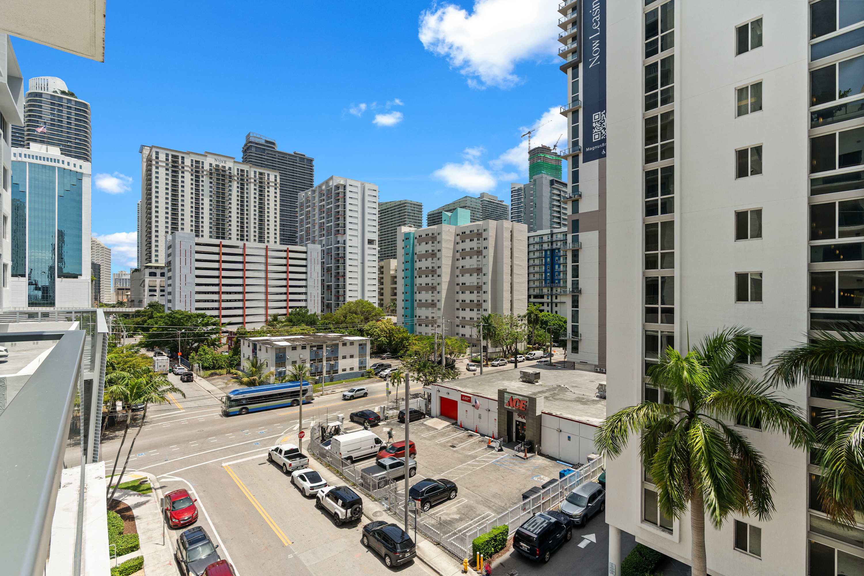 Brickell Studio - City Views - Pool & Gym