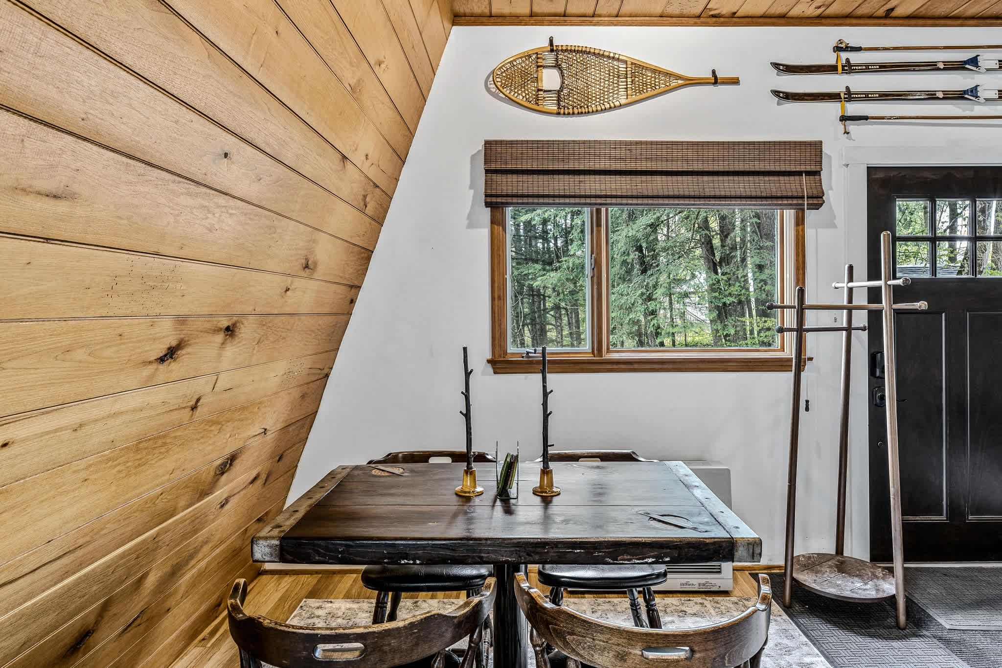 2115EWoodstockSchwar