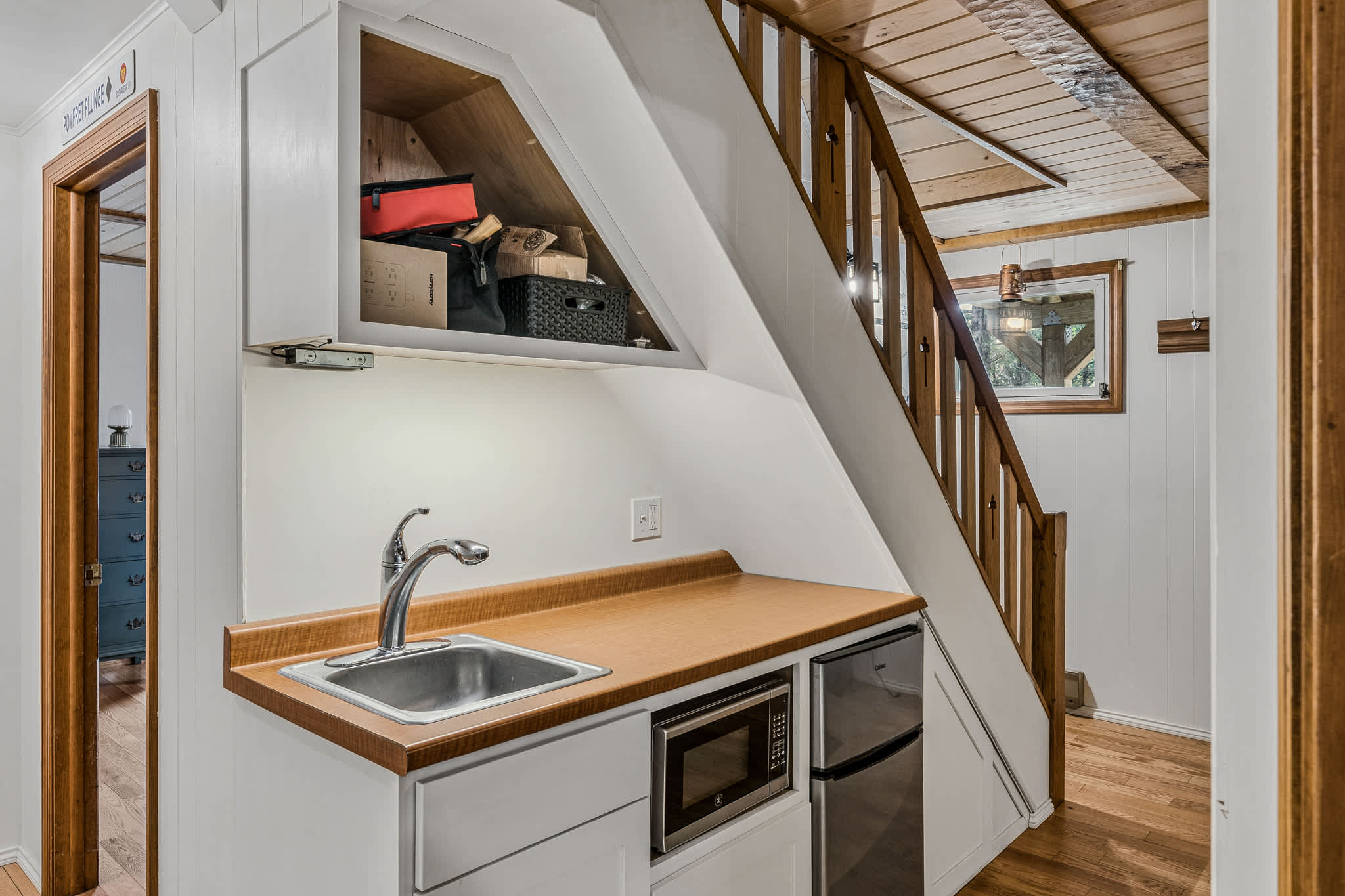 2115EWoodstockSchwar