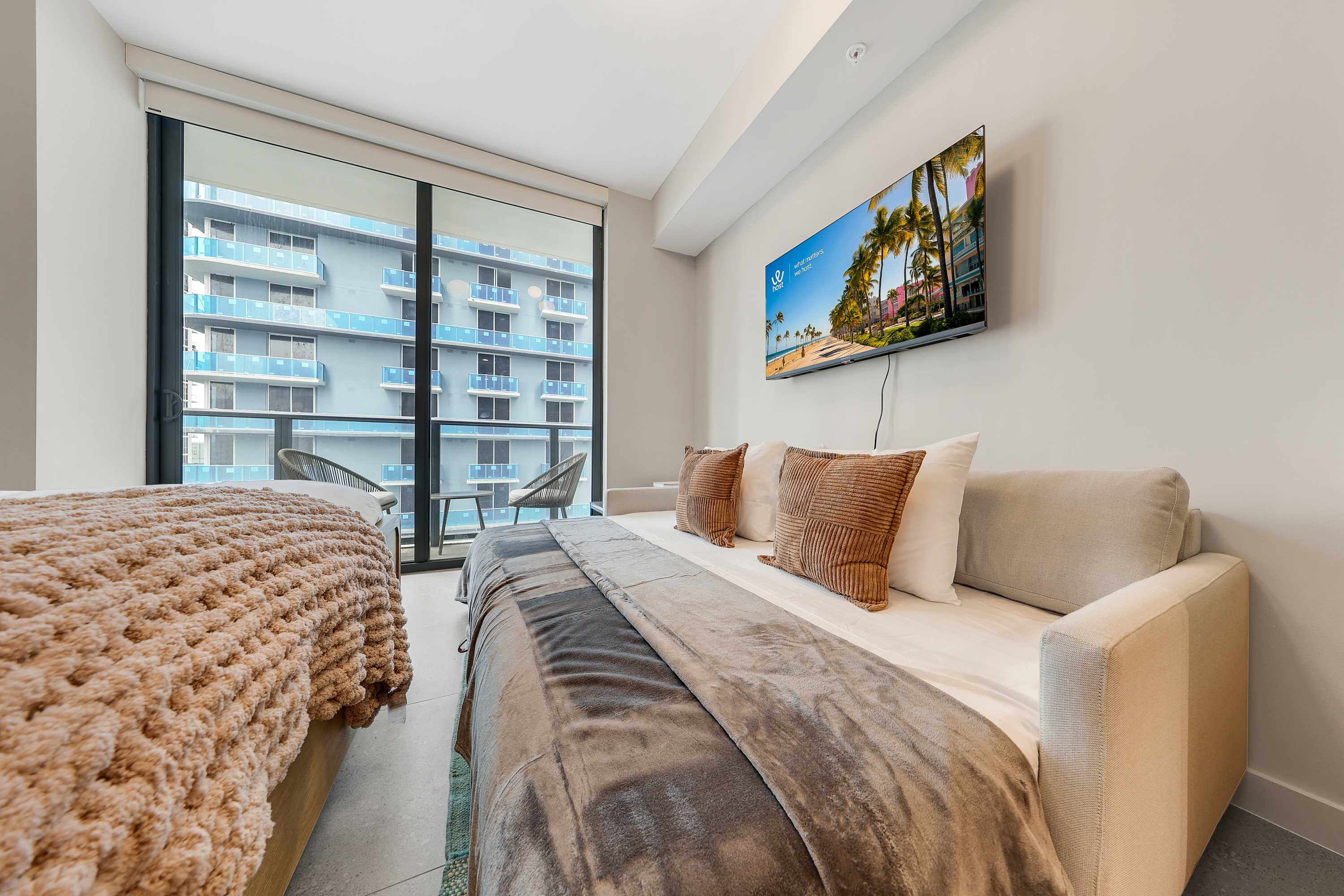 Modern Studio in Downtown Miami - Pool & Gym