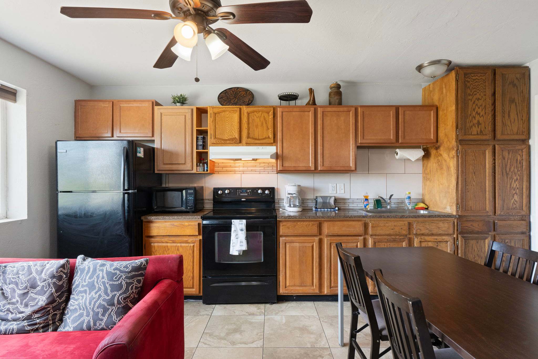 2BR Stay with Patio, Yard, Workspace,Near Downtown 4