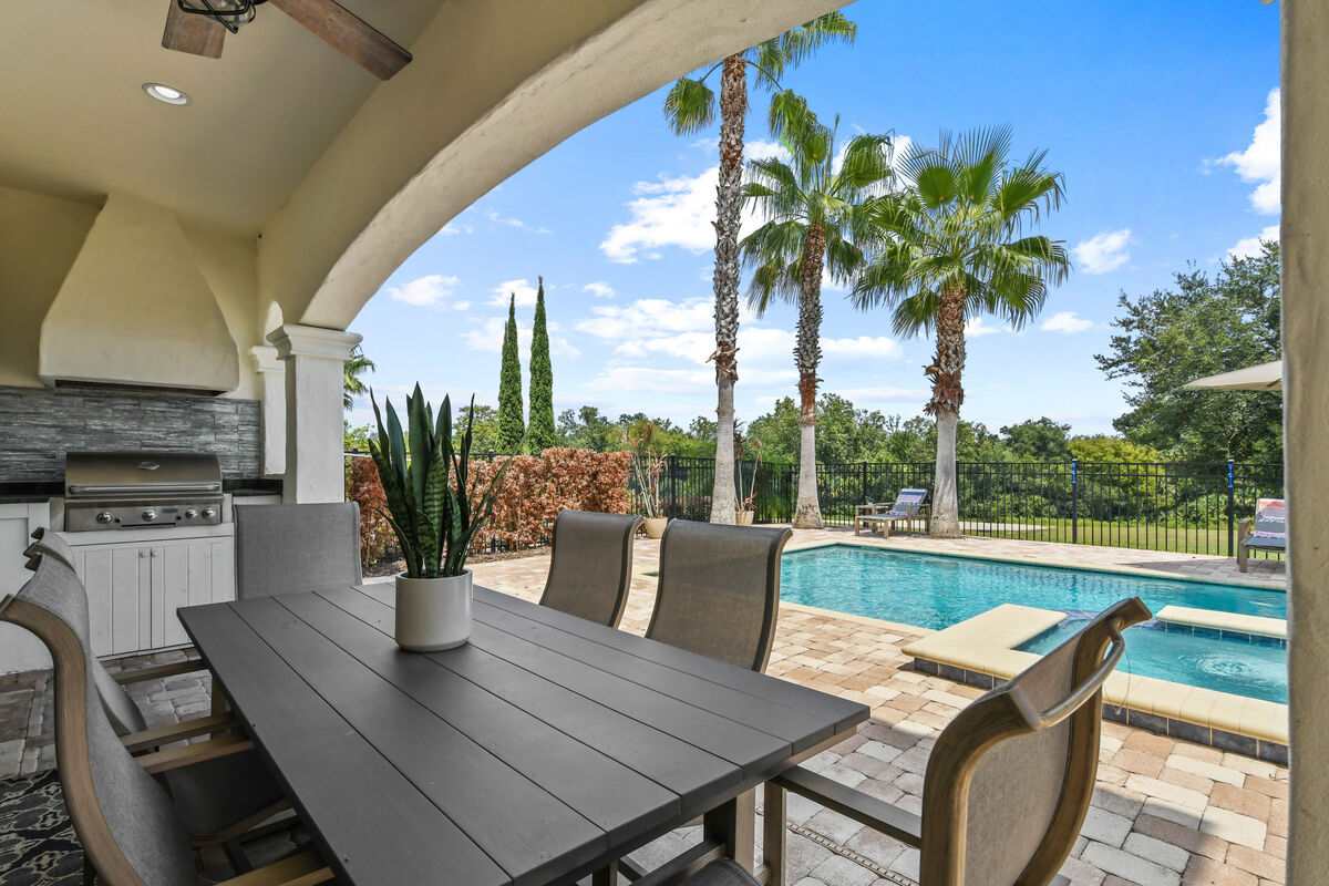 Family villa w/pool & game room