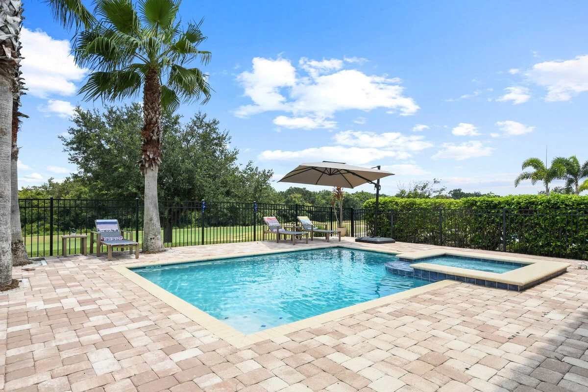 Family villa w/pool & game room