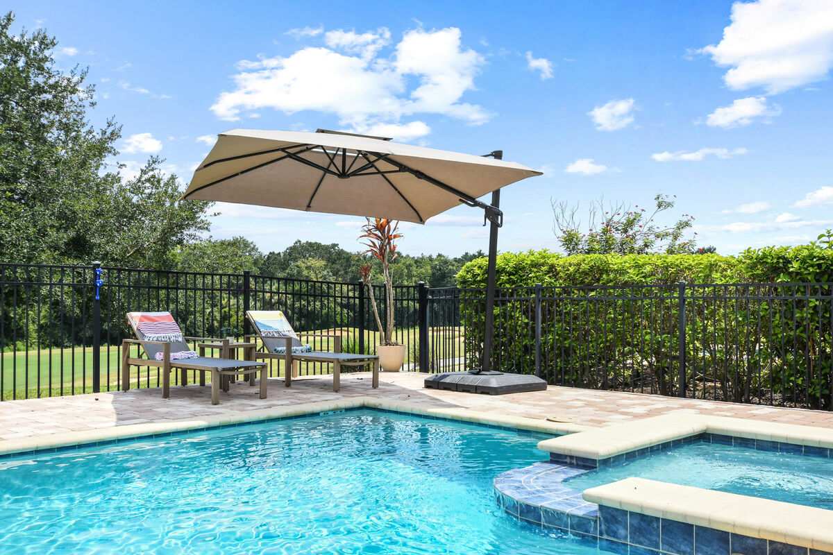 Family villa w/pool & game room