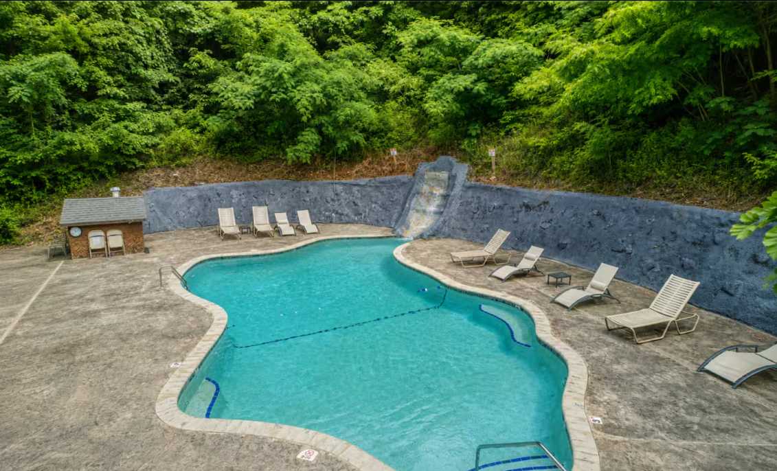 Mountain Cabin with Hot Tub, Game Room & BBQ Grill