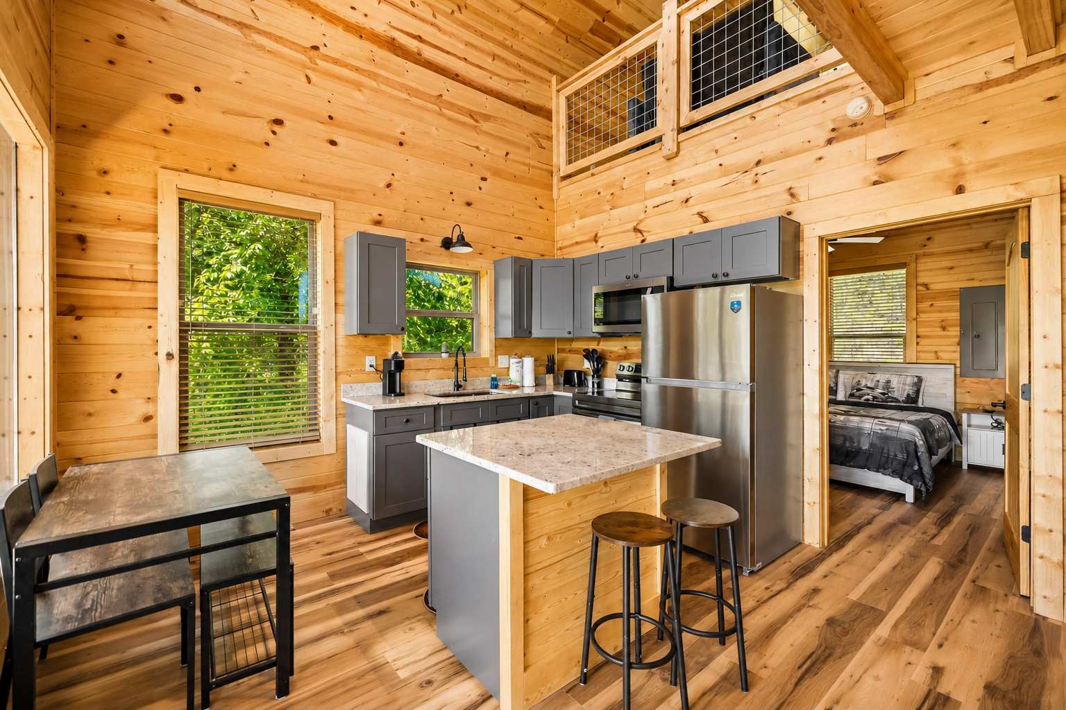 Exclusive Smoky Mountains Cabin w/ hot tub & views