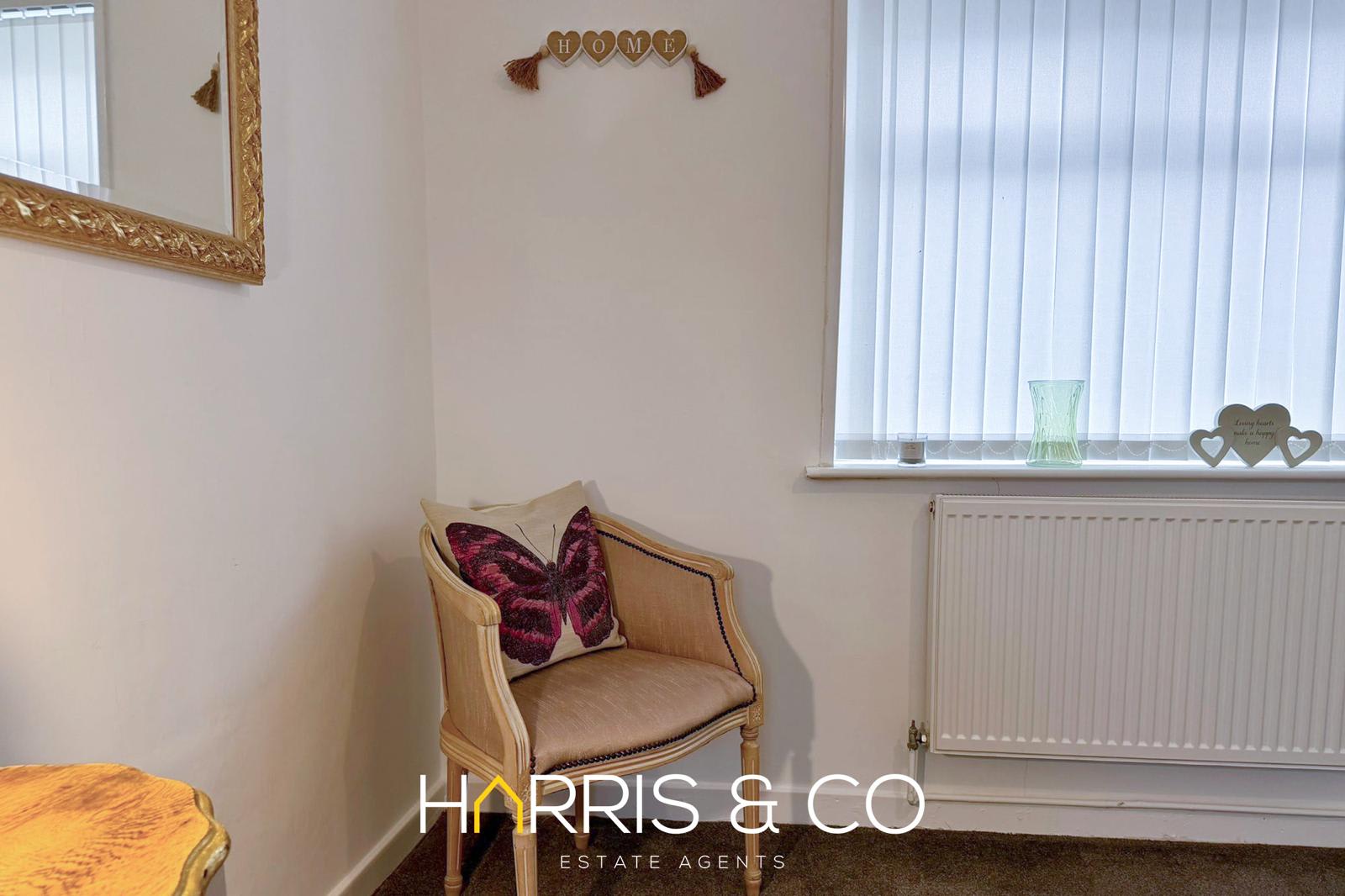 Beach Gem Retreat - A Cosy Costal Stay in 2 North Church Street FY7 6AX - Property image 17 - VivreStays