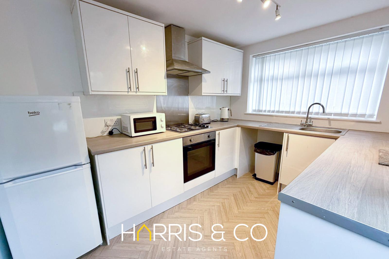 Beach Gem Retreat - A Cosy Costal Stay in 2 North Church Street FY7 6AX - Property image 19 - VivreStays