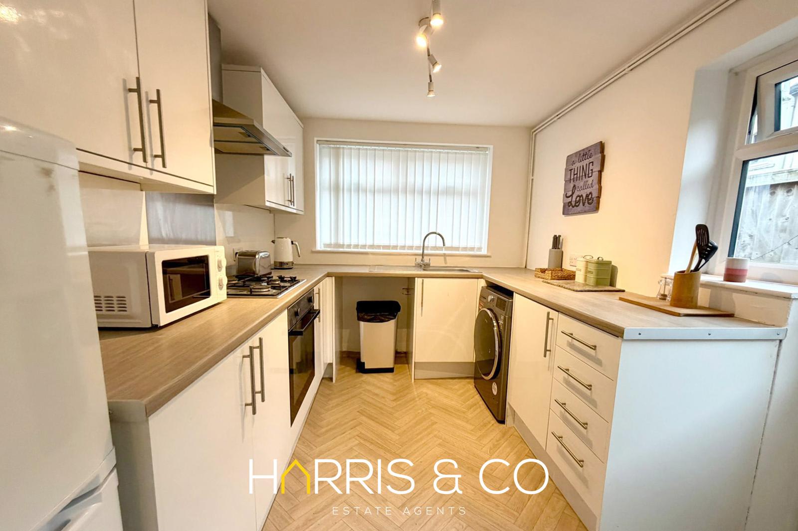 Beach Gem Retreat - A Cosy Costal Stay in 2 North Church Street FY7 6AX - Property image 20 - VivreStays