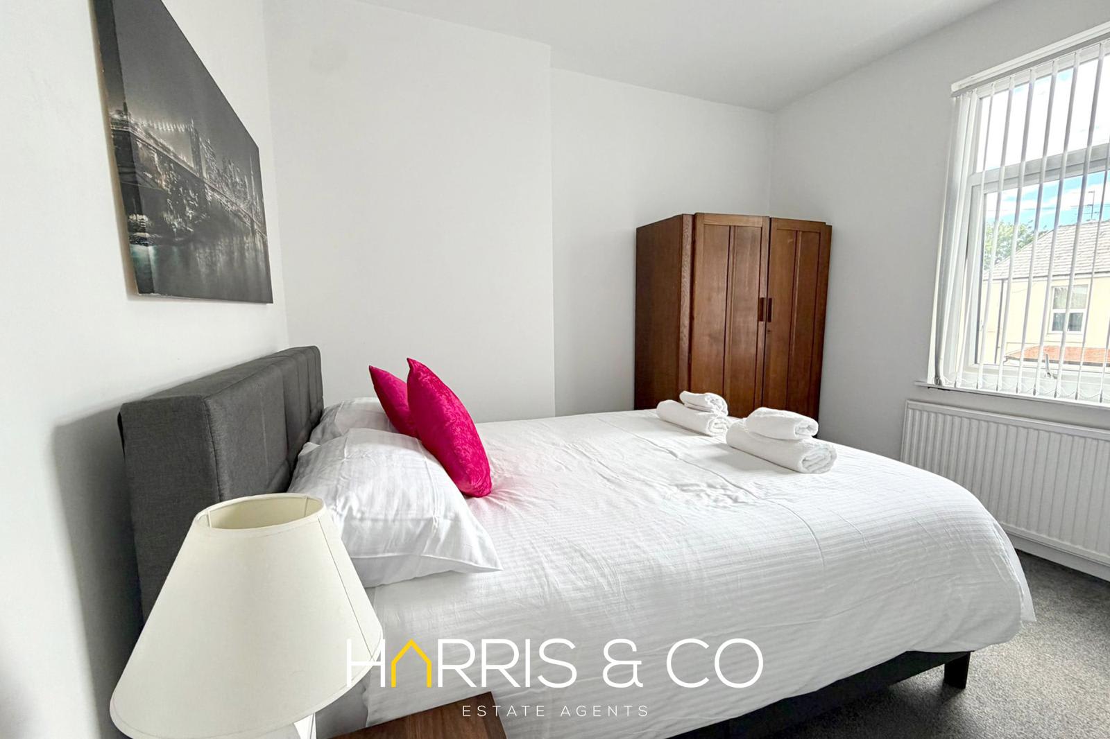Beach Gem Retreat - A Cosy Costal Stay in 2 North Church Street FY7 6AX - Property image 7 - VivreStays