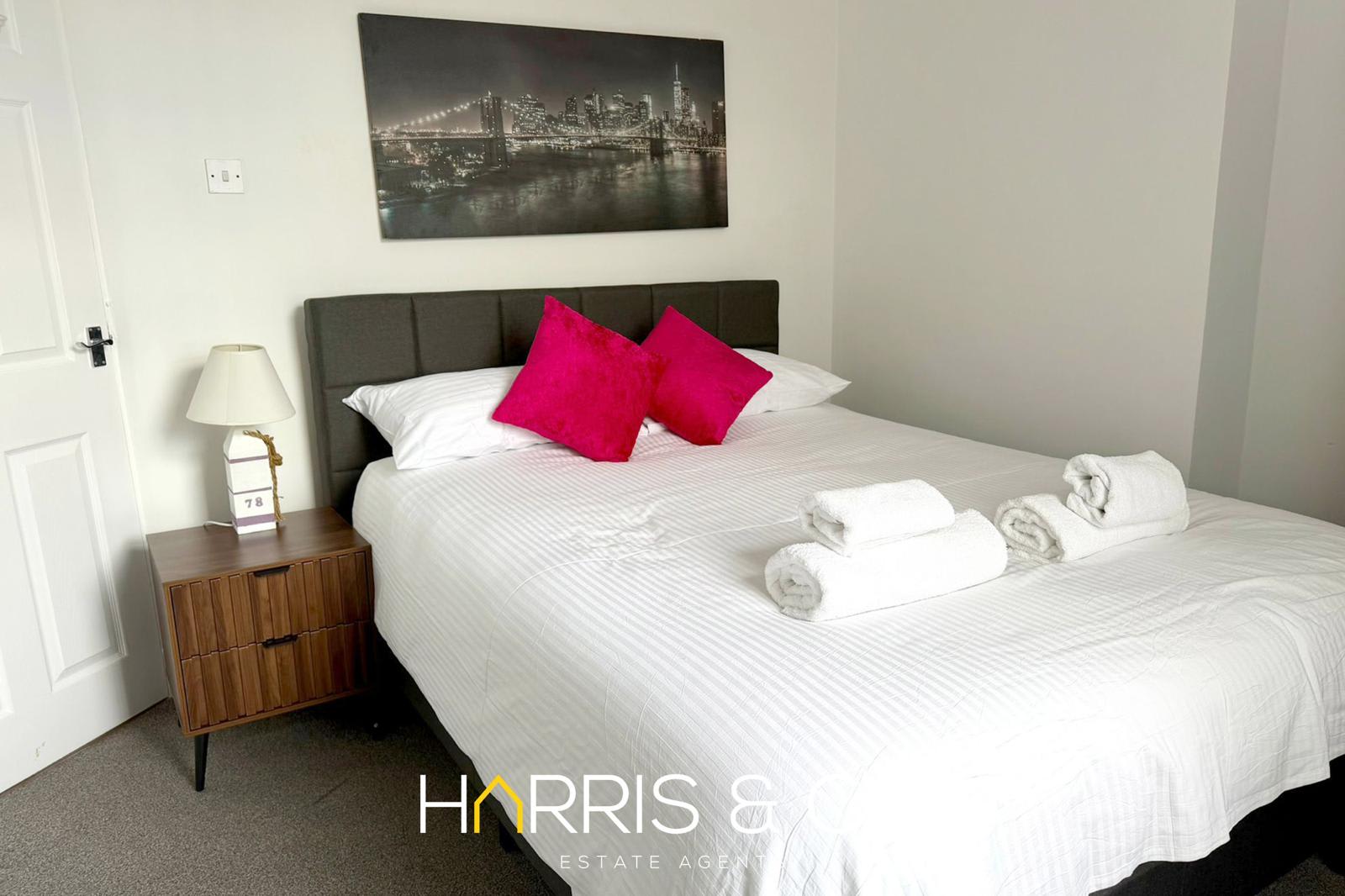 Beach Gem Retreat - A Cosy Costal Stay in 2 North Church Street FY7 6AX - Property image 5 - VivreStays