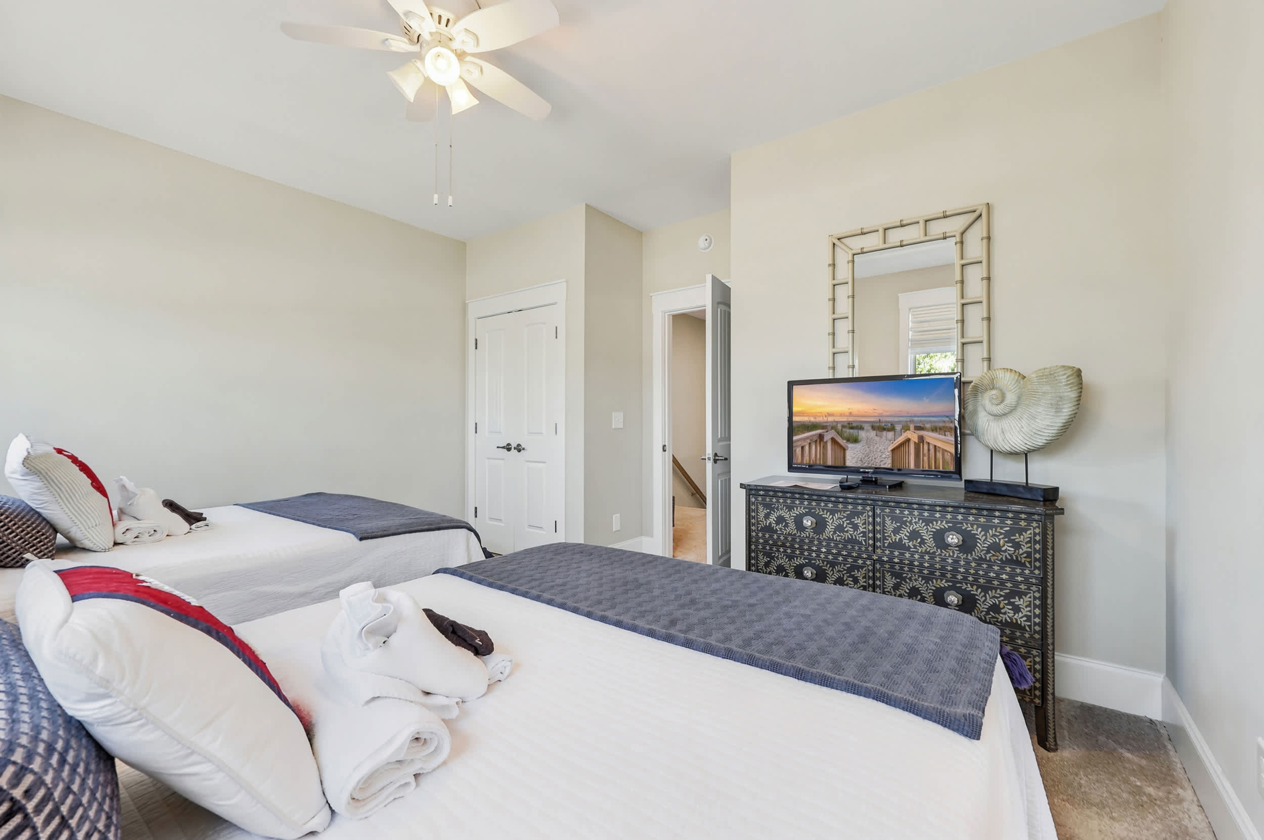 Ocean Air Oasis Resort House w Huge Pool Hot Tub
