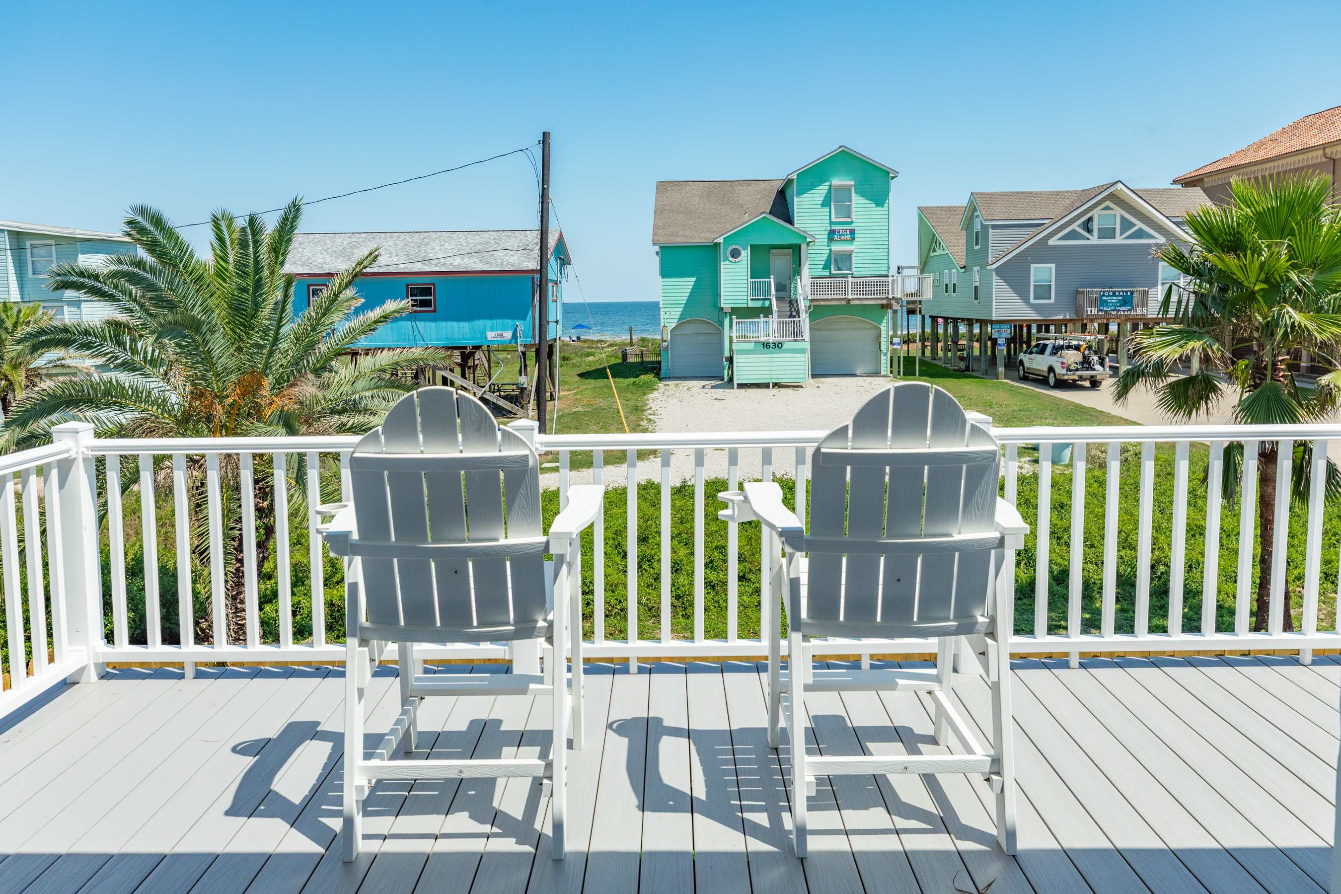 Shiner by the Sea Ocean View Fenced Yard 3