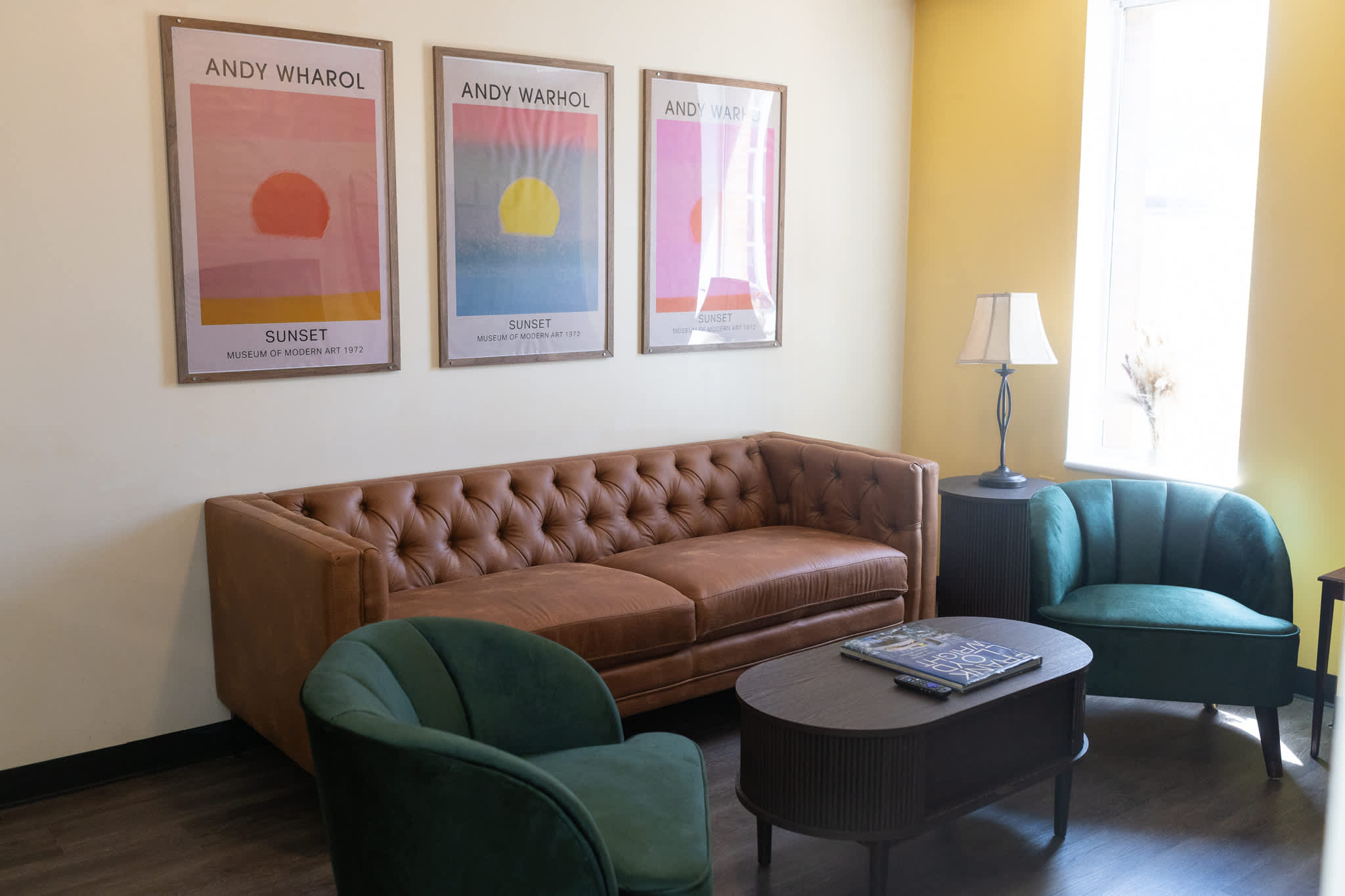 Private 2BR/2BA Downtown Apartment | River and Mountain Views + 60” TV