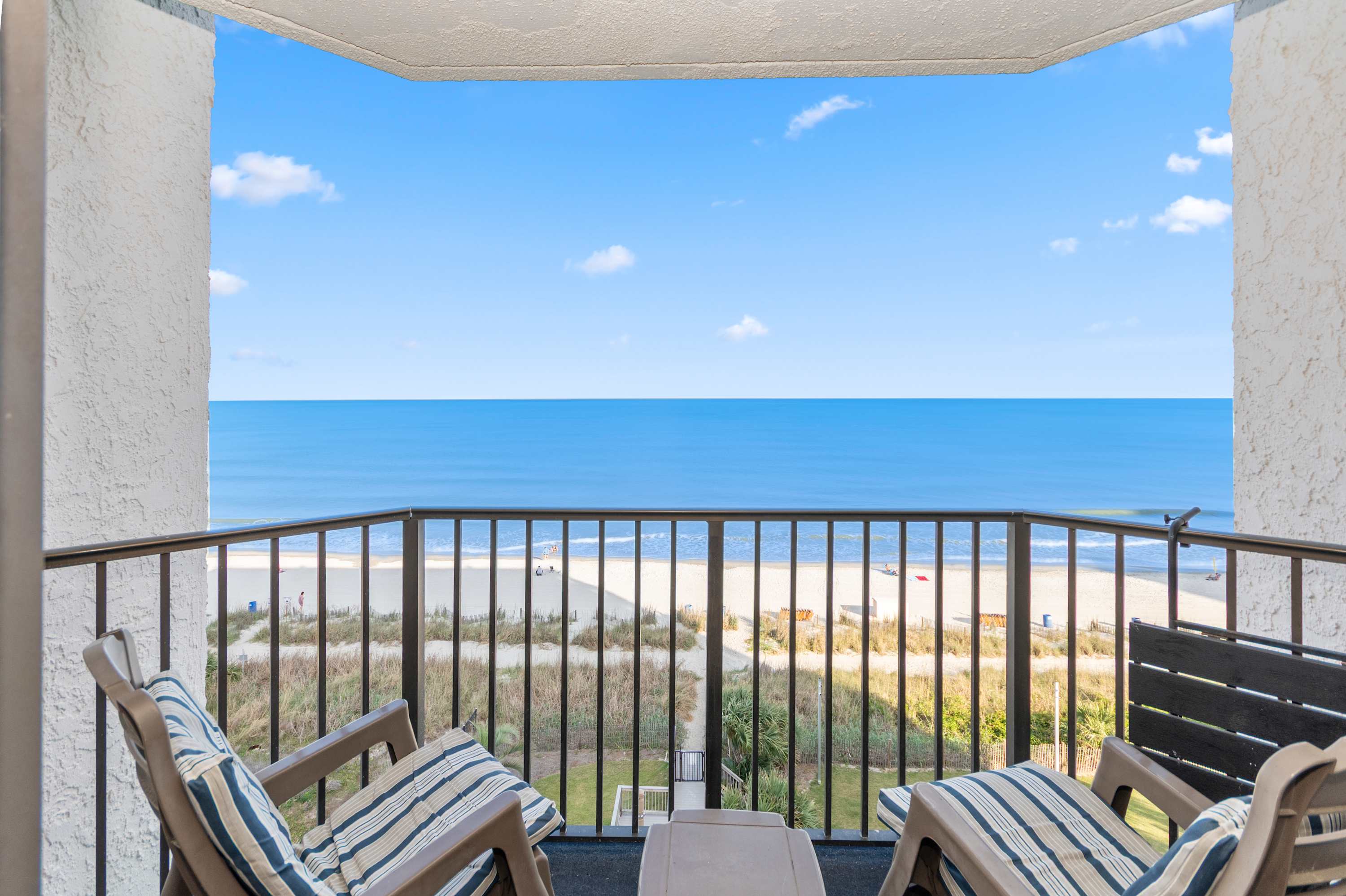 Relaxing Oceanfront 1BR King Bed Pool Dog Friendly Stay W64