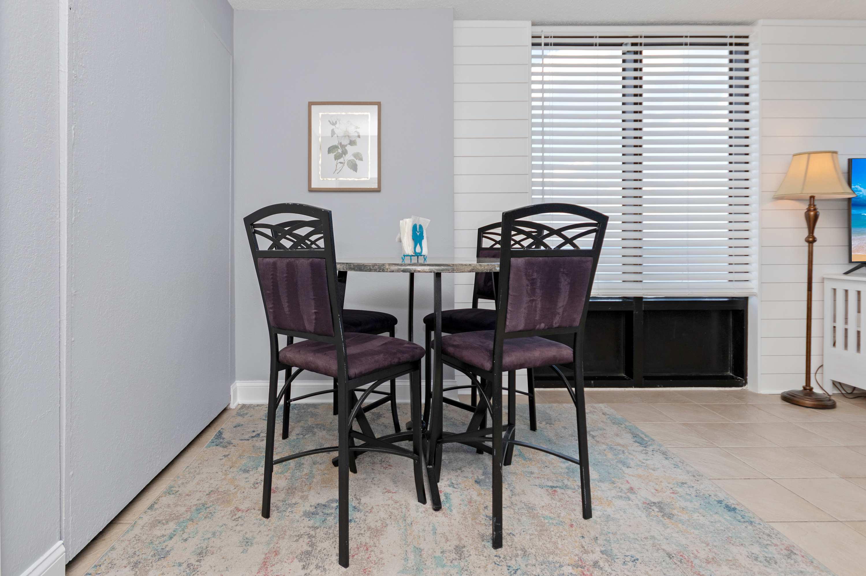Share meals, laughter, and vacation memories around this welcoming dining space near Myrtle Beach attractions.