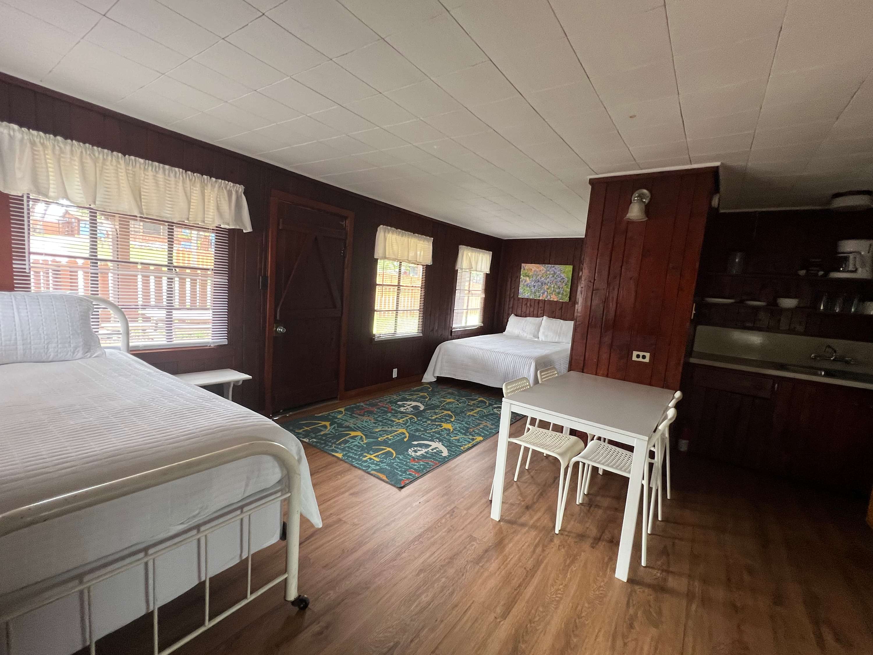 2BR/Cabin/GameRoom/Pool/Lake Buchanan 4 min