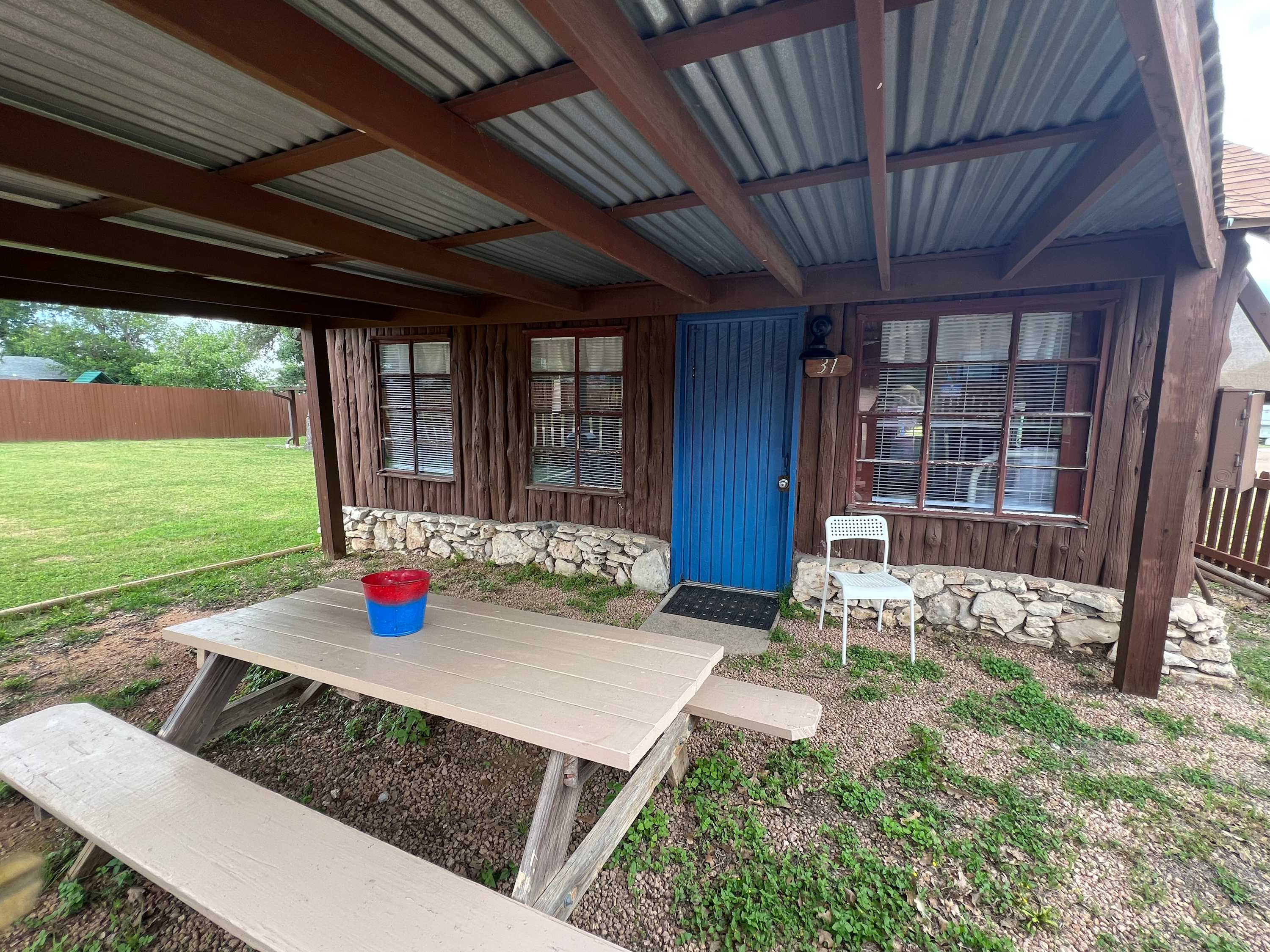 2BR/Cabin/GameRoom/Pool/Lake Buchanan 4 min