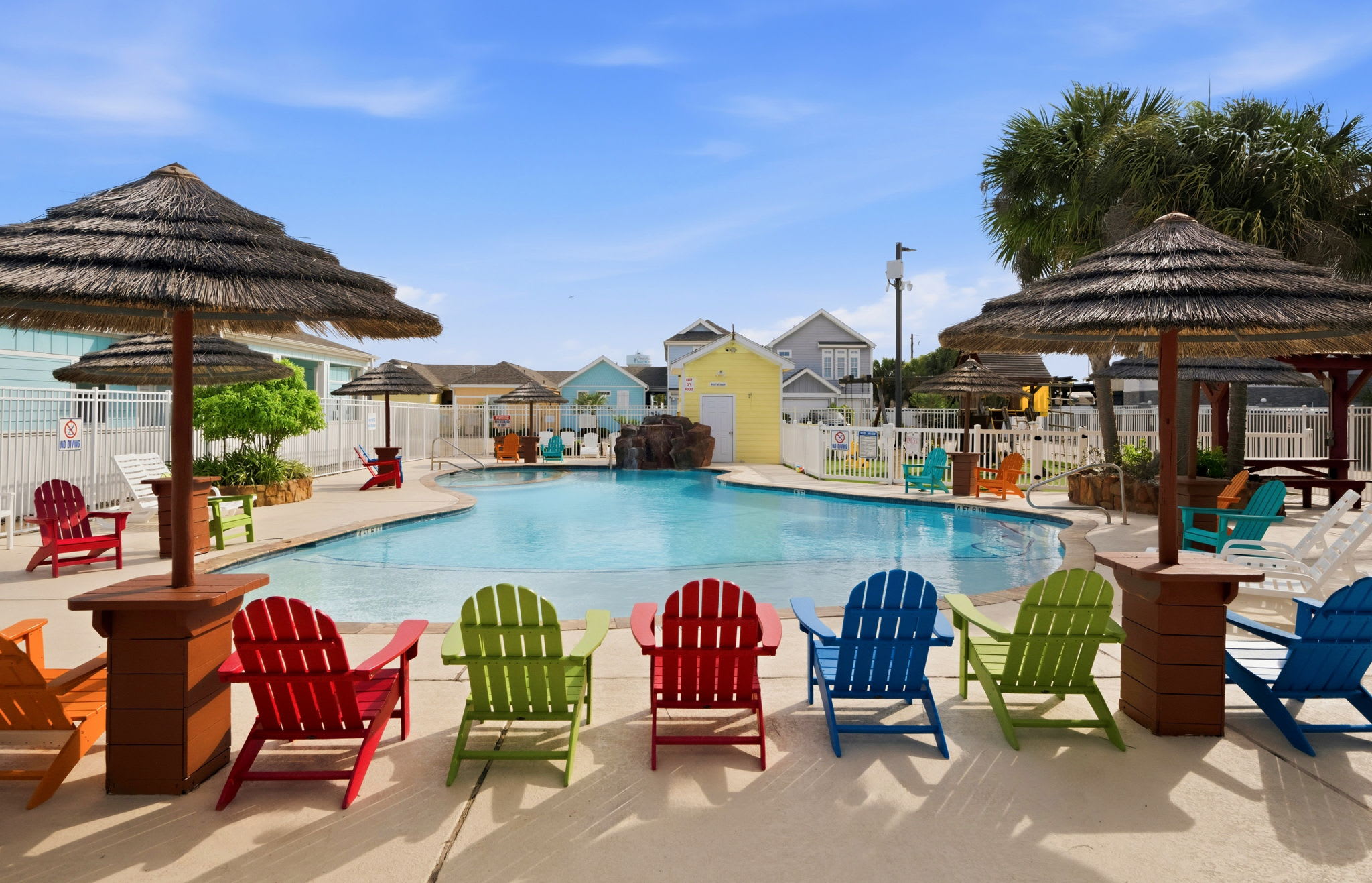 Danzin' on the Beach | 3BR Pirates Bay Resort