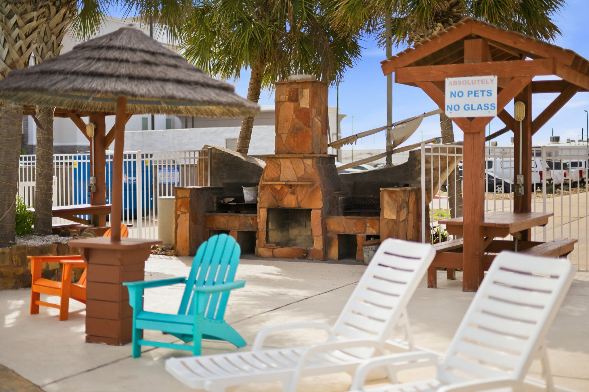 Danzin' on the Beach | 3BR Pirates Bay Resort