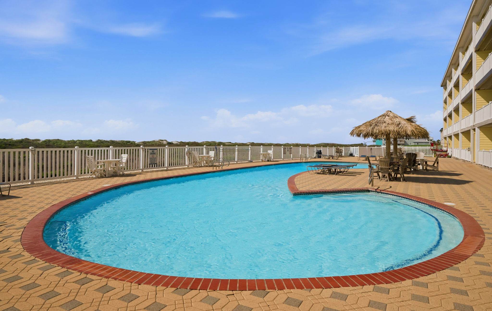 Beachfront, Third-Floor, Pool - Gulf'n My Life Away