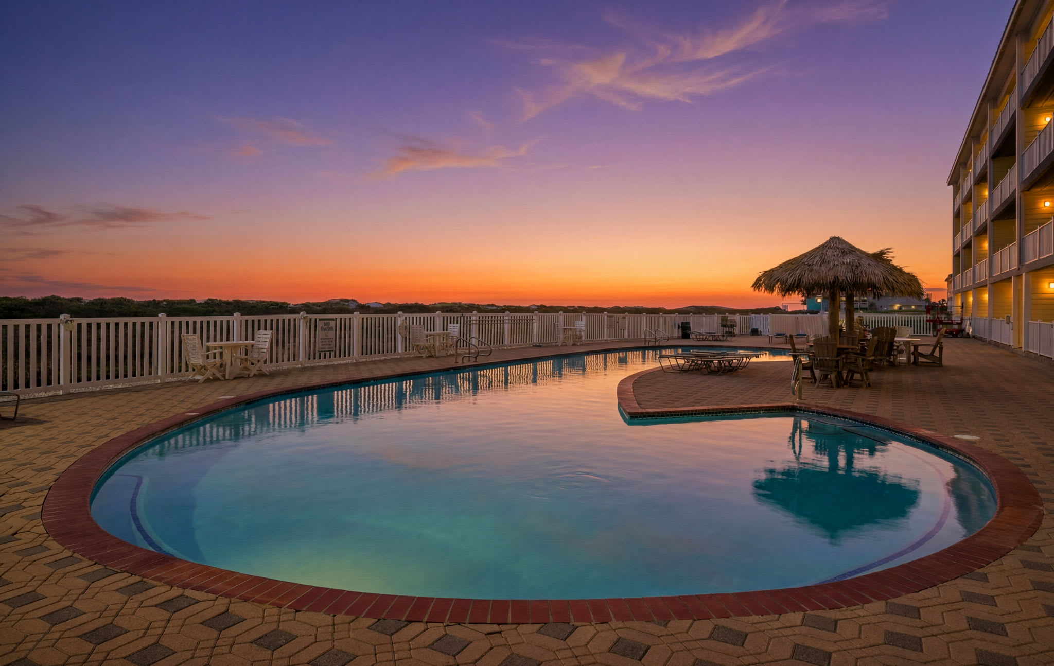Third Floor, Pool, Steps to Beach - Beach Haven