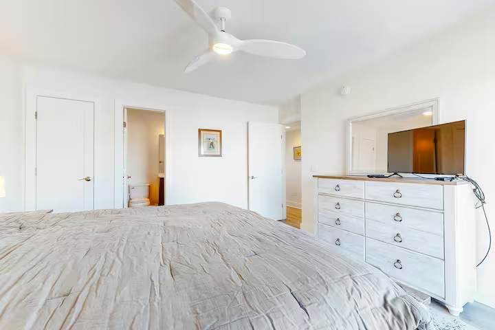 Bayview Bliss at Bridge Point 225