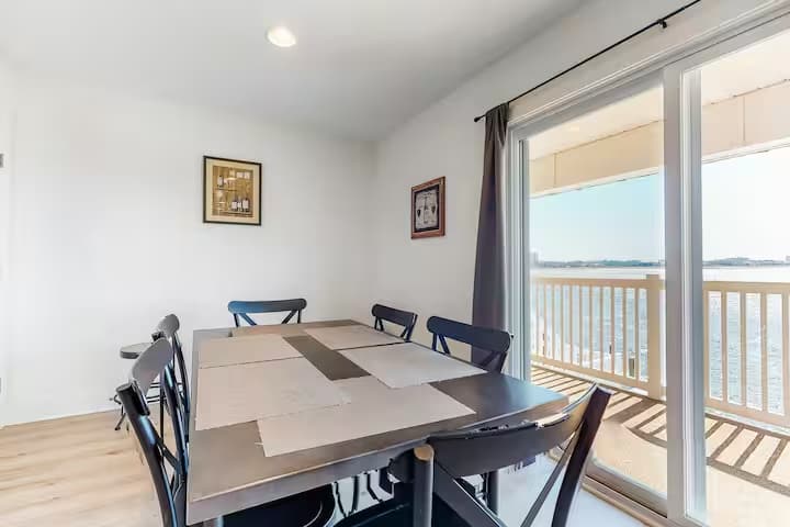 Bayview Bliss at Bridge Point 225