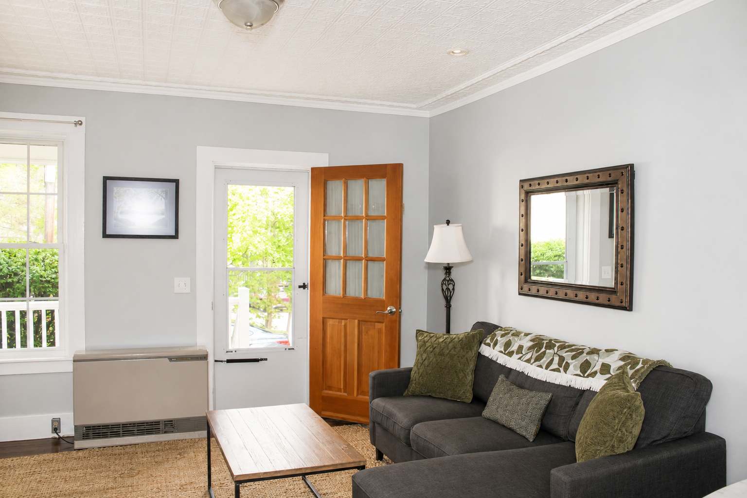 Cozy 1BR Getaway Steps from Lake Winnipesaukee