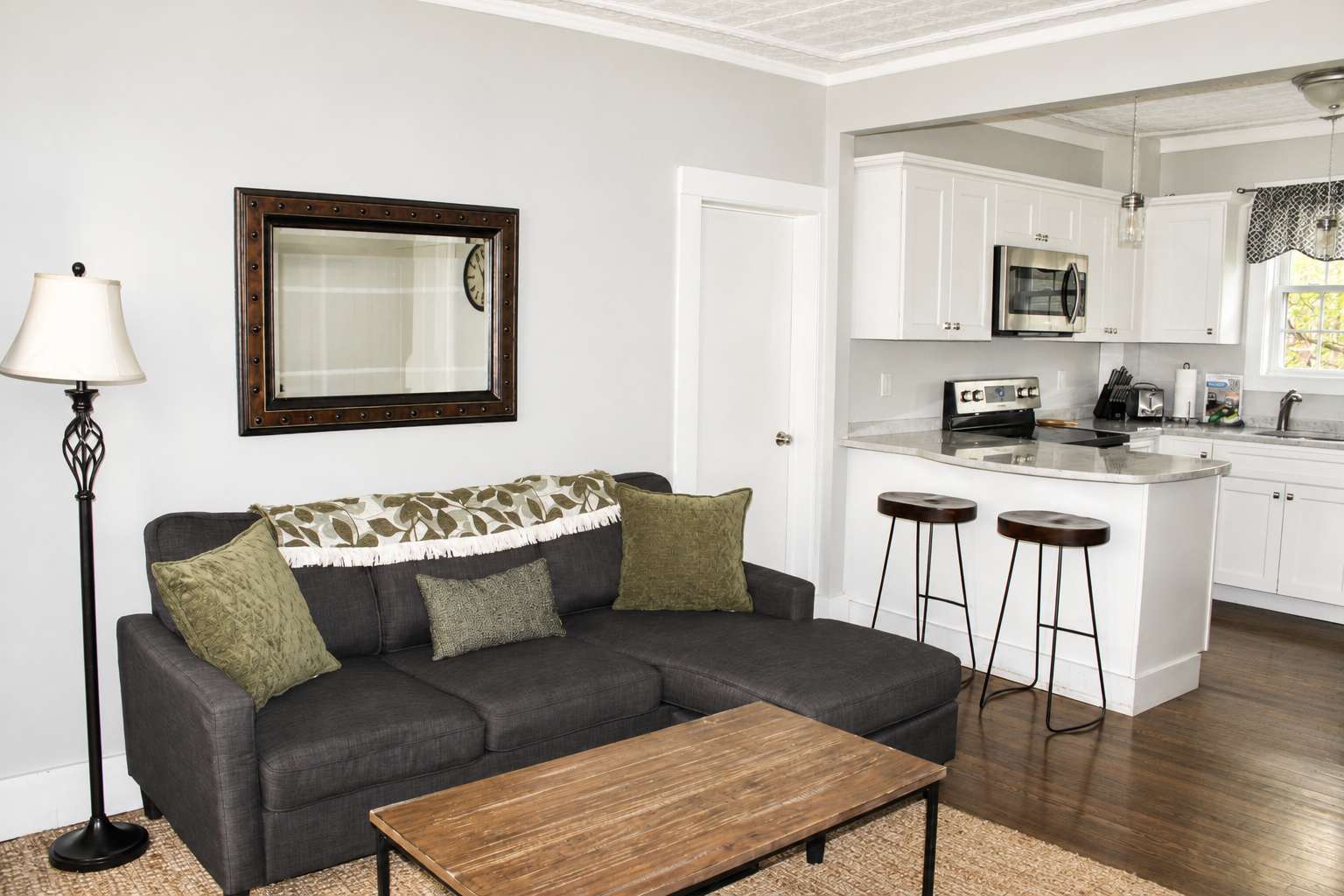 Cozy 1BR Getaway Steps from Lake Winnipesaukee