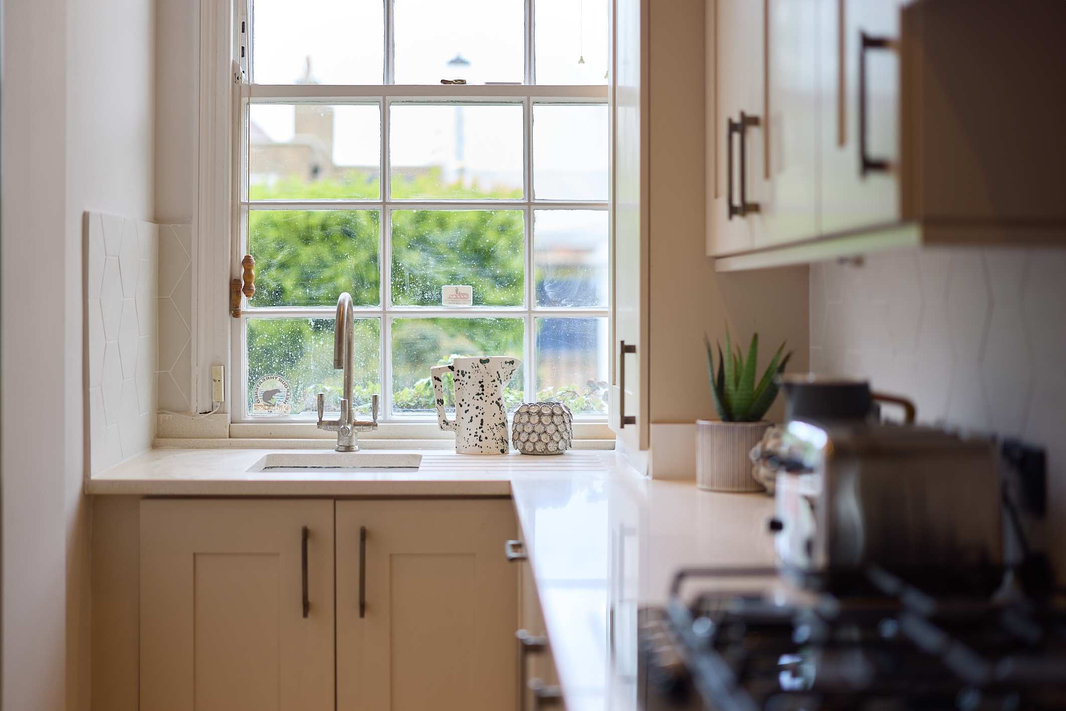 View The Brick & Timber Flat by Abbey Road in Marlborough Place 69 NW8 0PT The Brick & Timber Flat by Abbey Road in Marlborough Place 69 NW8 0PT - Property image 11 - VivreStays