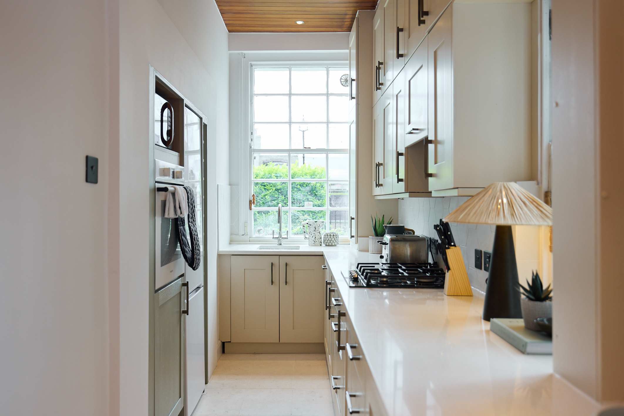 View The Brick & Timber Flat by Abbey Road in Marlborough Place 69 NW8 0PT The Brick & Timber Flat by Abbey Road in Marlborough Place 69 NW8 0PT - Property image 9 - VivreStays