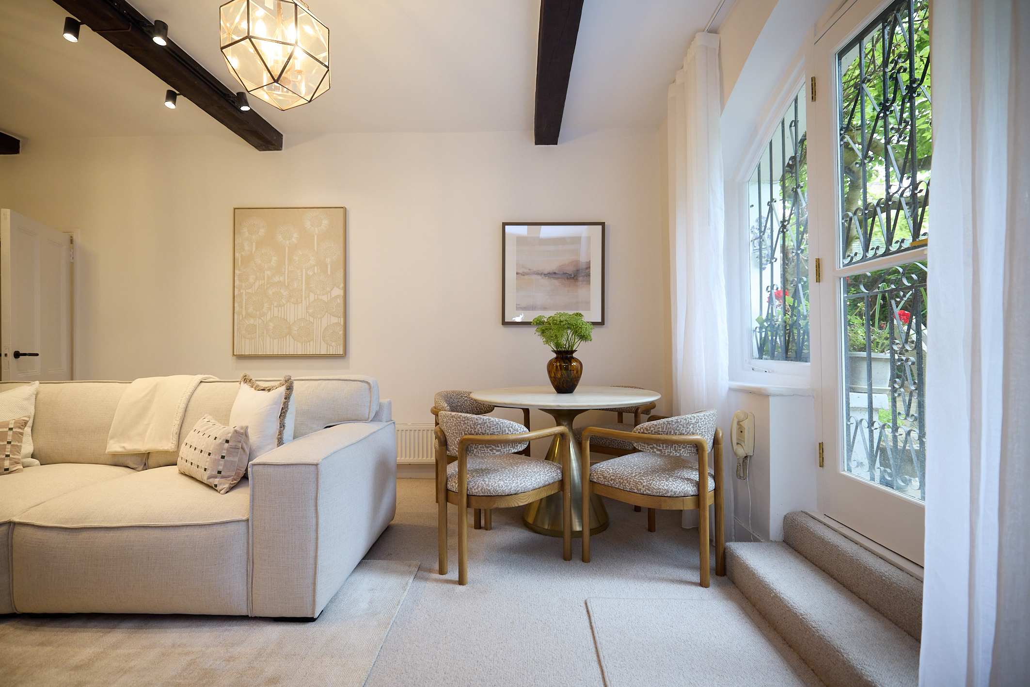 View The Brick & Timber Flat by Abbey Road in Marlborough Place 69 NW8 0PT The Brick & Timber Flat by Abbey Road in Marlborough Place 69 NW8 0PT - Property image 3 - VivreStays
