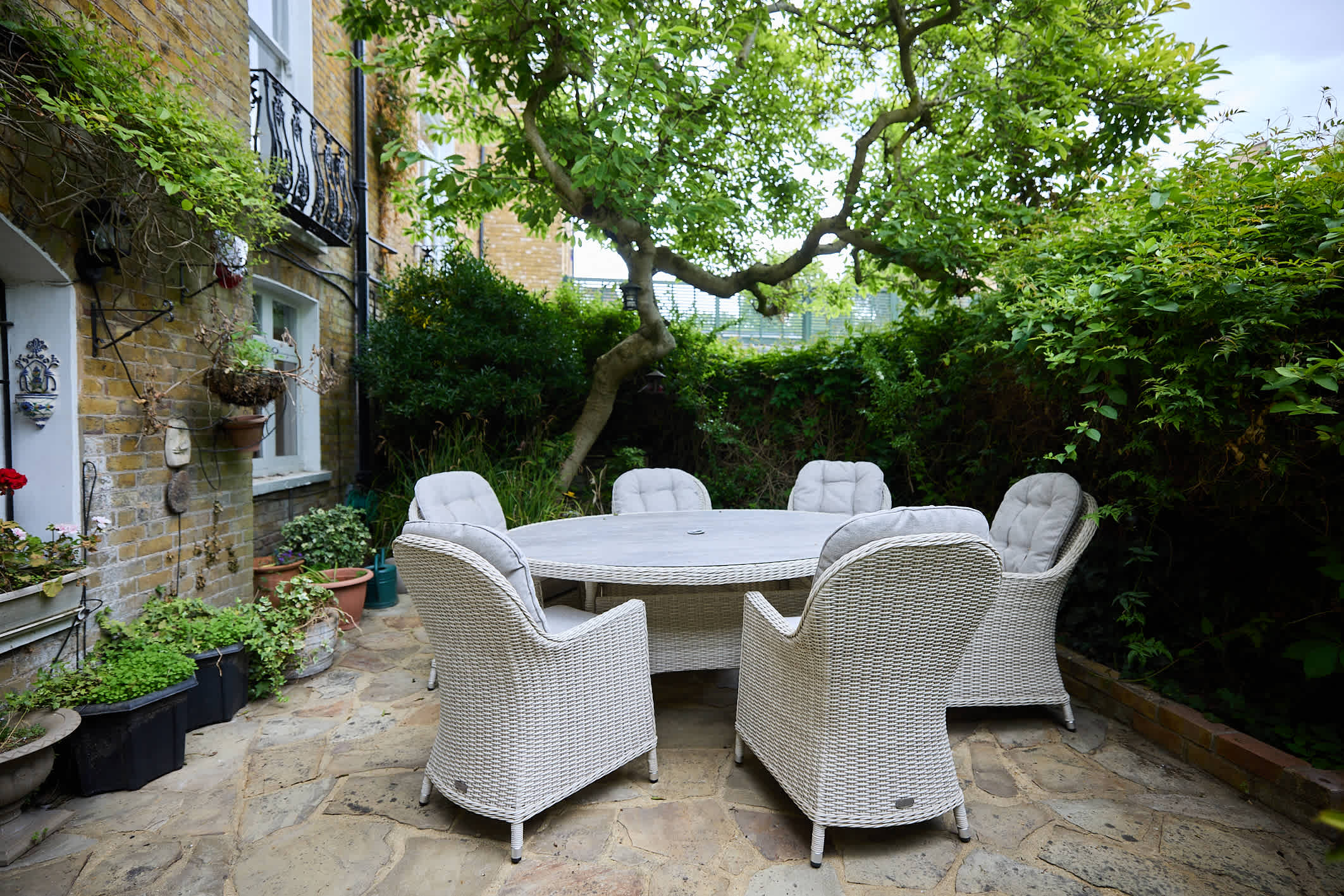 View The Brick & Timber Flat by Abbey Road in Marlborough Place 69 NW8 0PT The Brick & Timber Flat by Abbey Road in Marlborough Place 69 NW8 0PT - Property image 29 - VivreStays