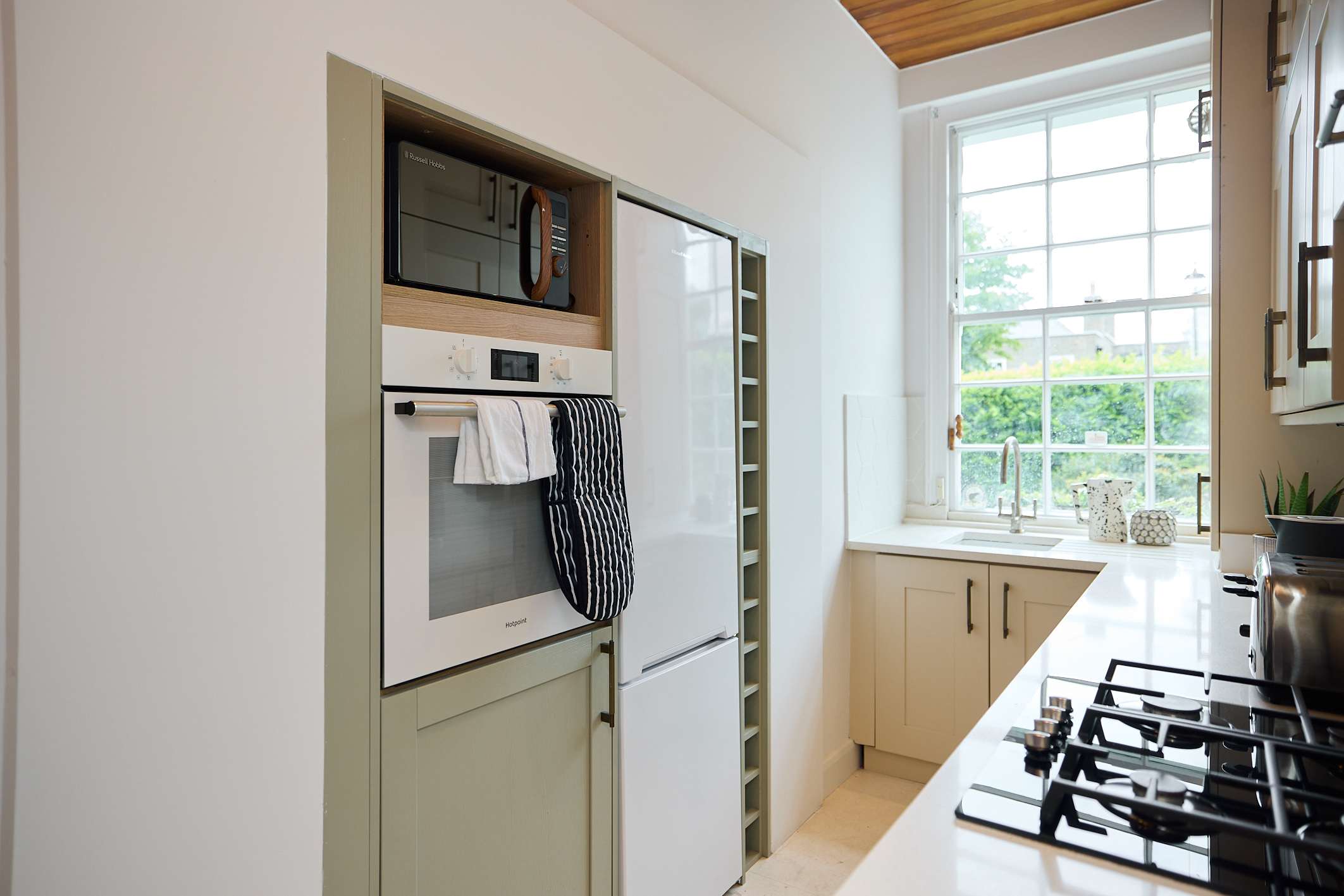 View The Brick & Timber Flat by Abbey Road in Marlborough Place 69 NW8 0PT The Brick & Timber Flat by Abbey Road in Marlborough Place 69 NW8 0PT - Property image 8 - VivreStays