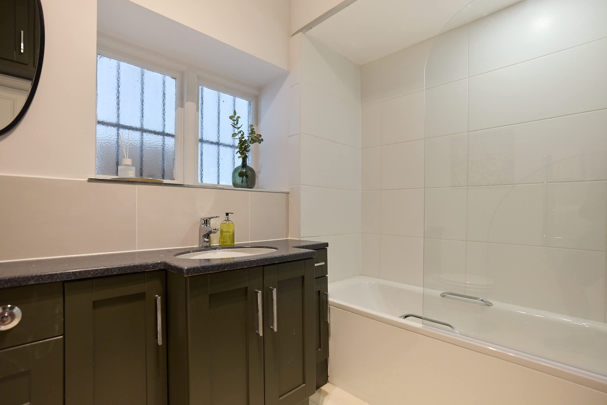 View The Brick & Timber Flat by Abbey Road in Marlborough Place 69 NW8 0PT The Brick & Timber Flat by Abbey Road in Marlborough Place 69 NW8 0PT - Property image 24 - VivreStays