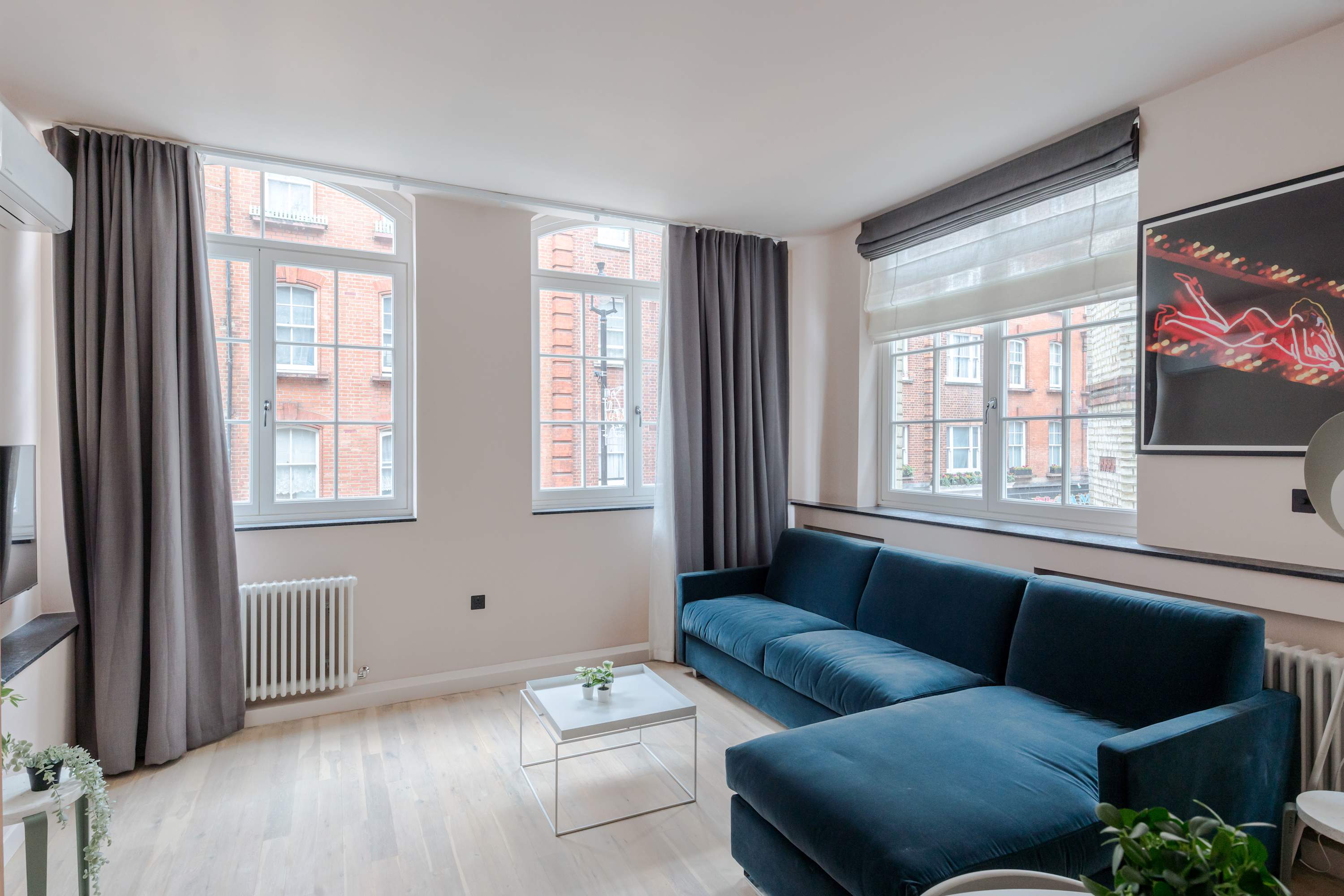 Chic 1BR Soho Flat | AC | Brewer St | Sleeps 4 in Brewer Street 18, A W1F 0SG - Property image 3 - VivreStays