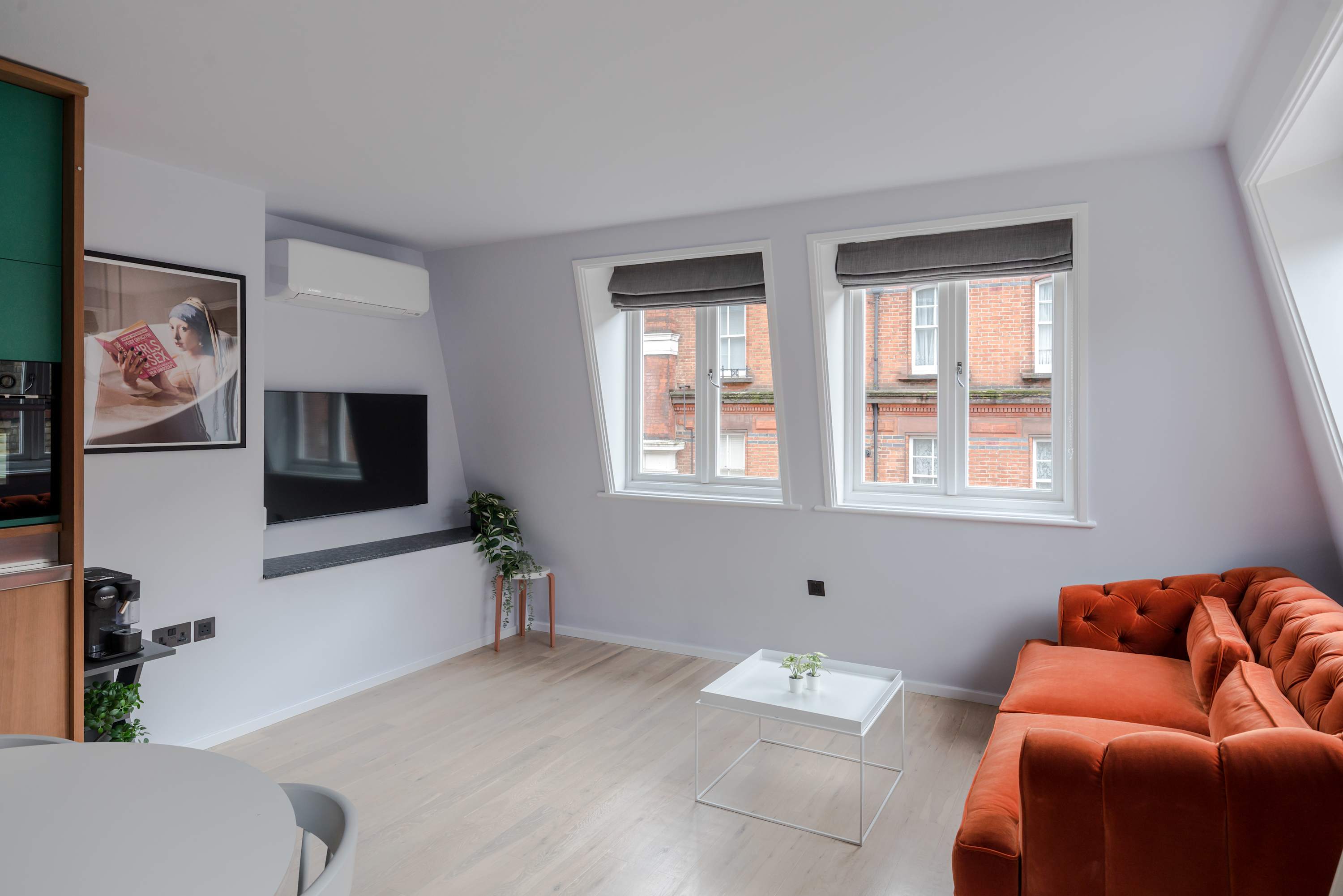 Top-Floor Soho Flat | AC | Sleeps 4 | Central Ldn in 18 Brewer Street, C W1F 0SG - Property image 11 - VivreStays