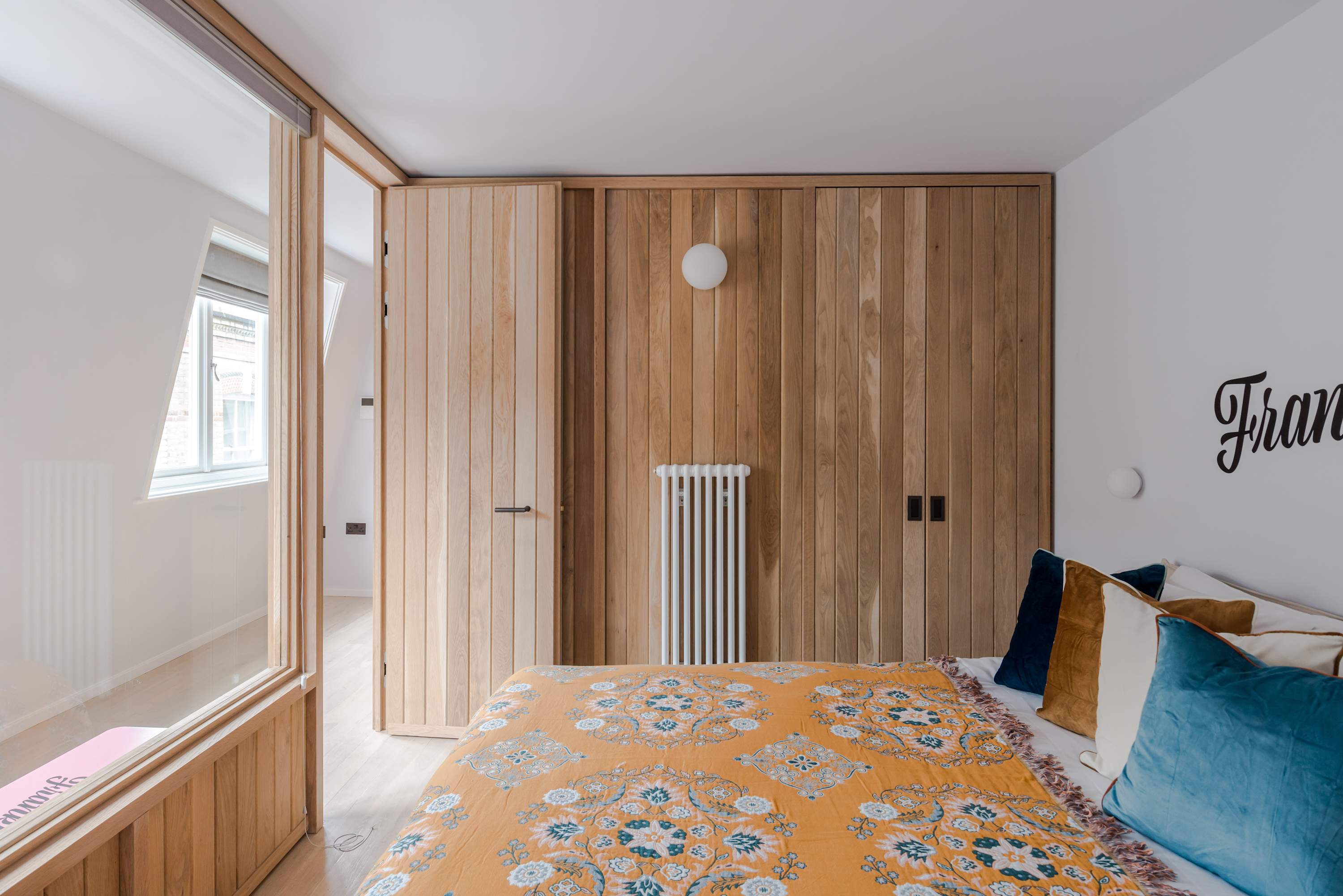 Top-Floor Soho Flat | AC | Sleeps 4 | Central Ldn in 18 Brewer Street, C W1F 0SG - Property image 22 - VivreStays