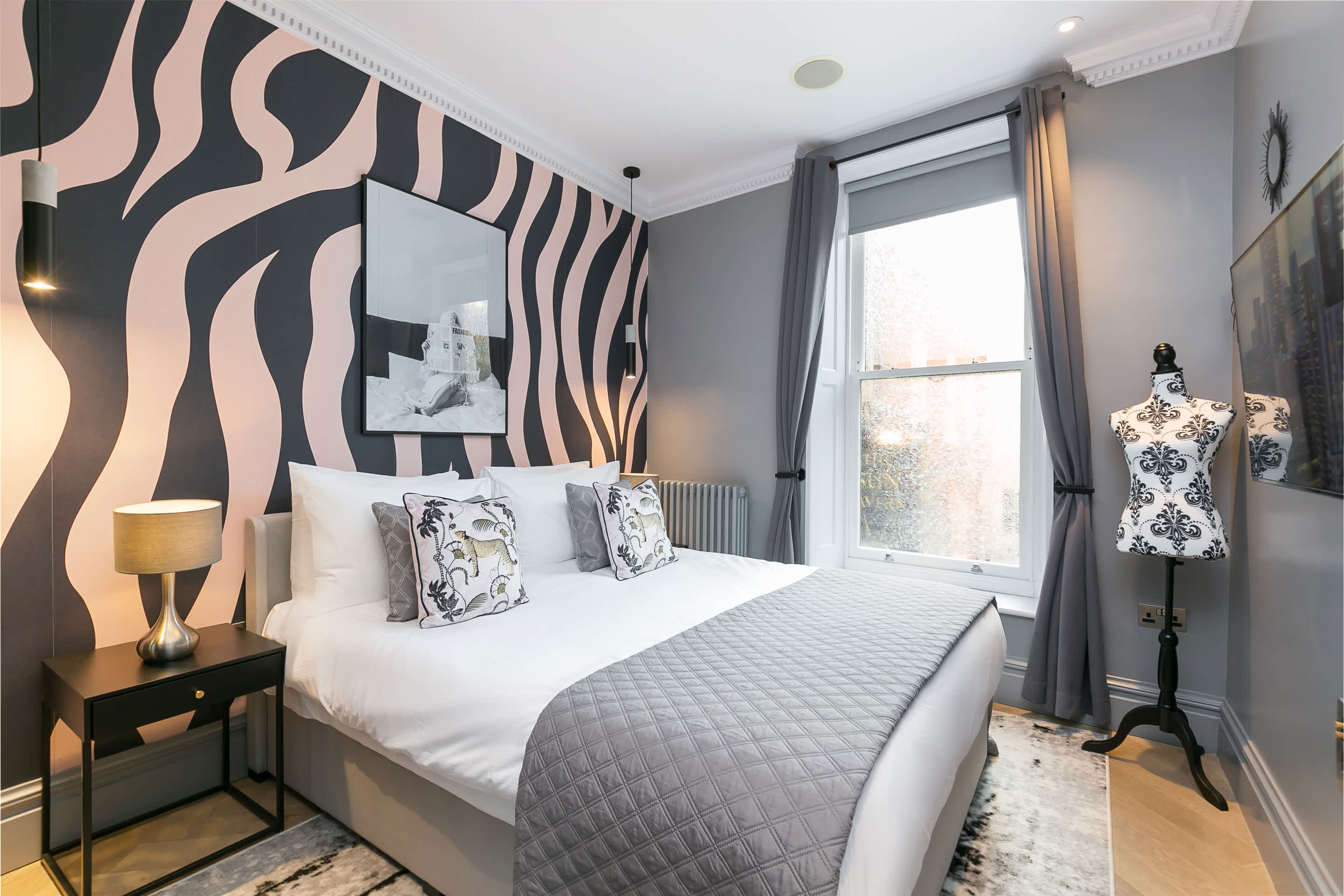 View Luxe 1-Bed Covent Garden Apt · AC · Sleeps 4 Luxe 1-Bed Covent Garden Apt · AC · Sleeps 4 serviced apartment - UK - VivreStays