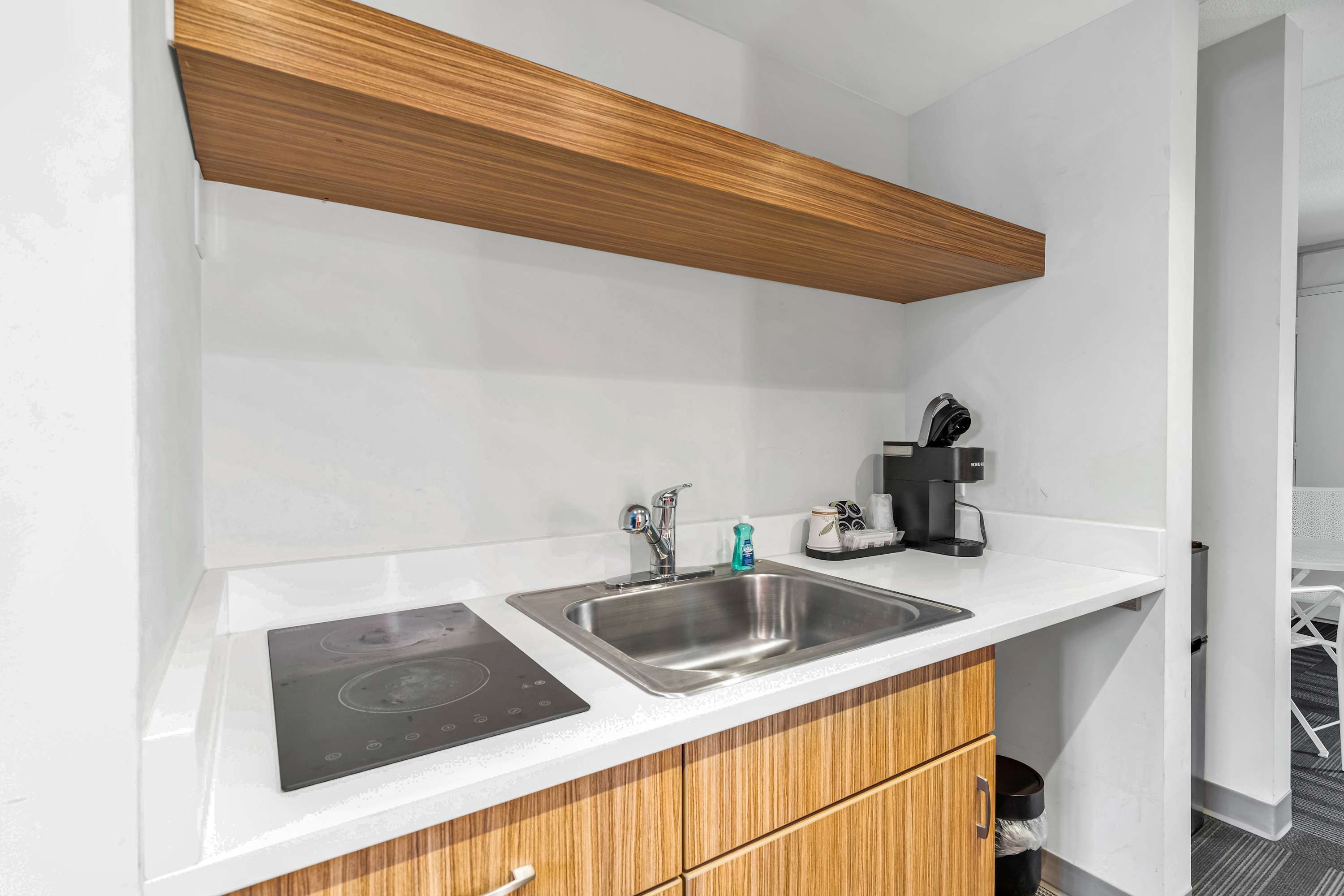 Holiday Shores Queen Suite | Photo 8
