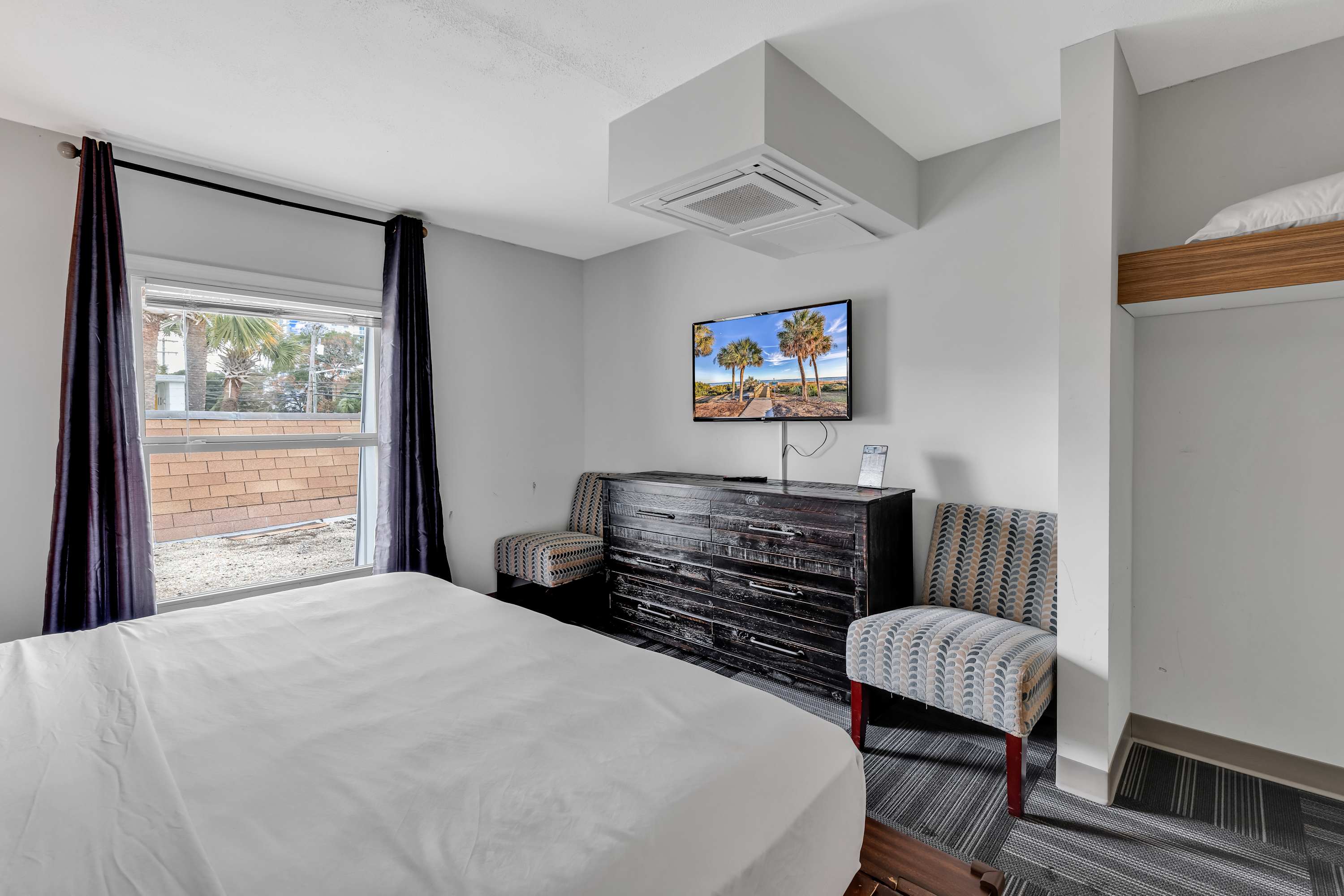 Holiday Shores Queen Suite | Photo 6